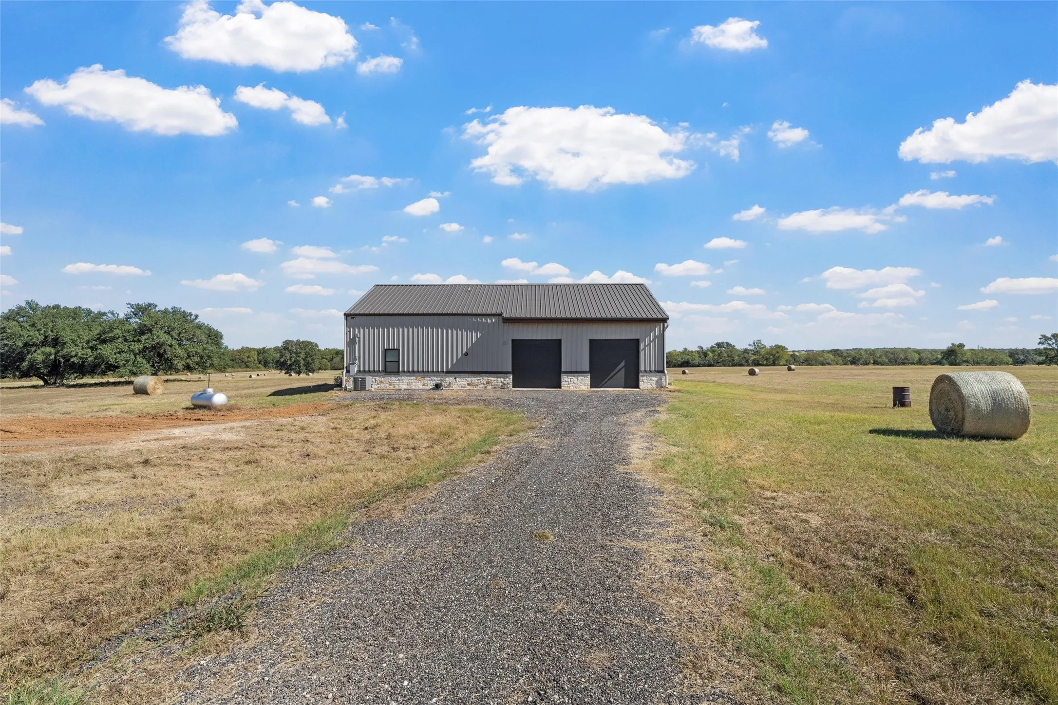 Farm For Sale in Falls County , 684 County Road 473, Lott, Texas 76656, 3 Bedroom, 2 Bathroom, 4 Garage spaces, 2,840 Sqft, built in 2020, mls#21110353, Real Estate Agent in Lott, Homes For Sale in Falls county, Homes For Sale in Lott, Realtor in Lott Texas, Real Estate Brokerage Independent Realty Texas, Luminita Cordes Realtor