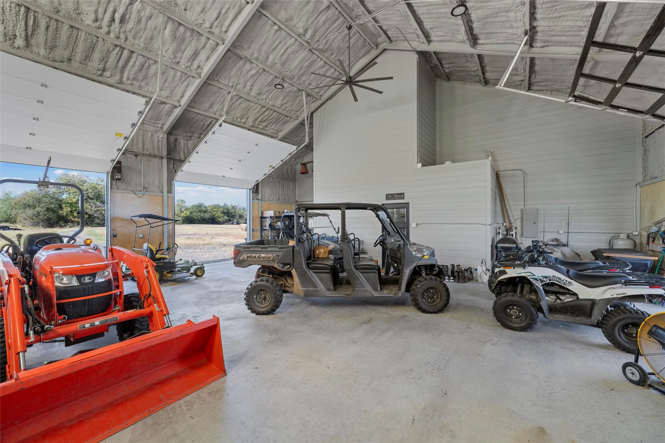 Farm For Sale in Falls County , 684 County Road 473, Lott, Texas 76656, 3 Bedroom, 2 Bathroom, 4 Garage spaces, 2,840 Sqft, built in 2020, mls#21110353, Real Estate Agent in Lott, Homes For Sale in Falls county, Homes For Sale in Lott, Realtor in Lott Texas, Real Estate Brokerage Independent Realty Texas, Luminita Cordes Realtor