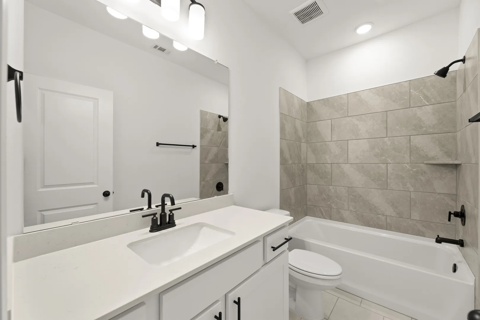 05. 6311 DelaCroix - 2ND Bath