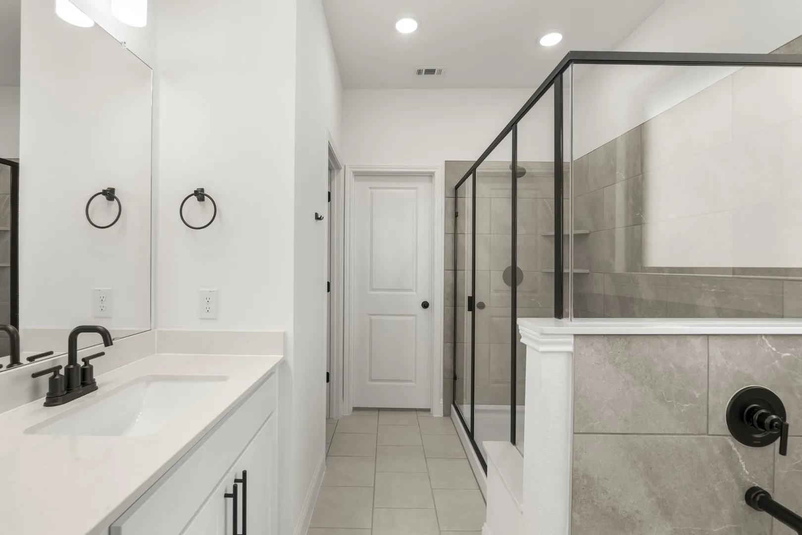 20. 6311 DelaCroix - Bath