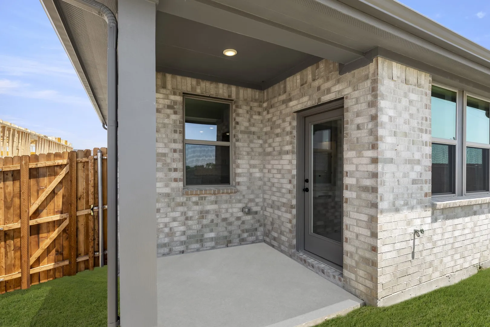 25. 6311 DelaCroix - Patio