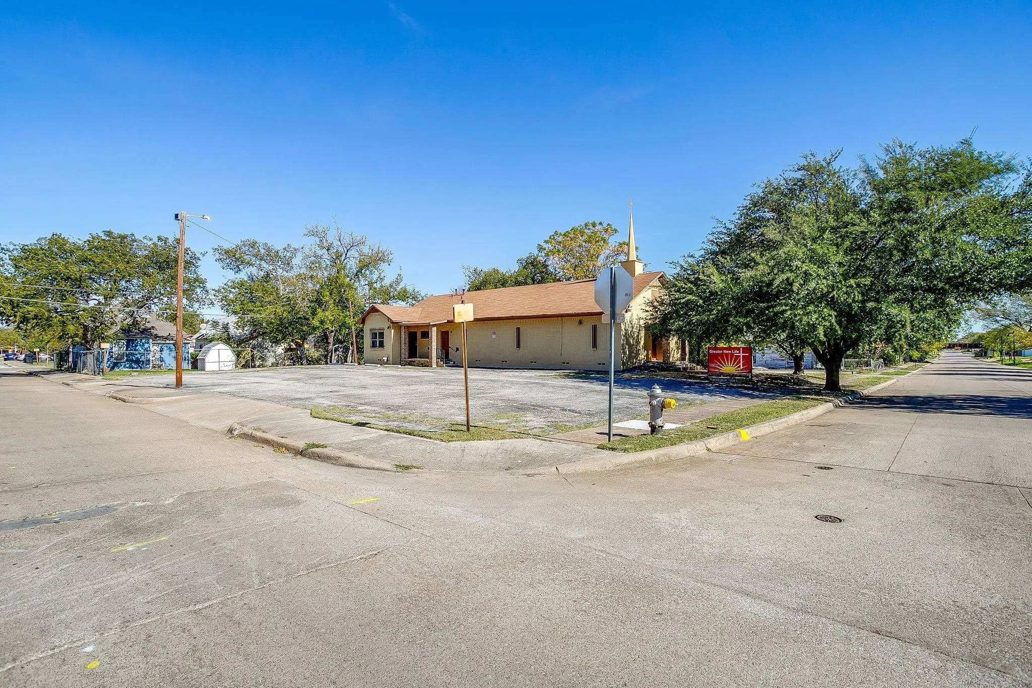 Corner lot and huge parking lot!