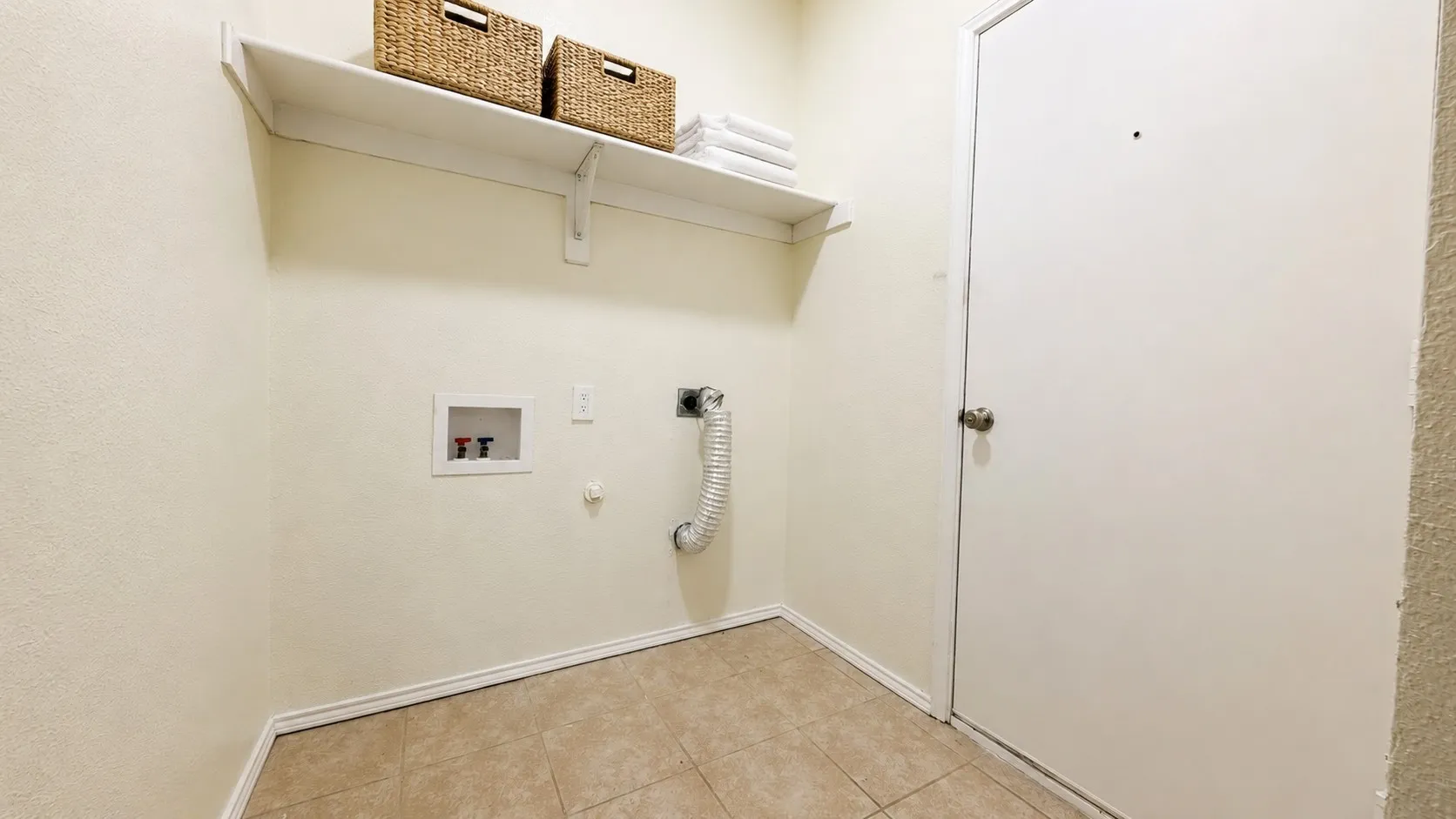Single Family Residence For Sale in Collin County , 1513 Creek Springs Drive, Allen, Texas 75002, 3 Bedroom, 2 Bathroom, 2 Garage spaces, 1,968 Sqft, built in 2002, mls#21108657, Real Estate Agent in Allen, Homes For Sale in Collin county, Homes For Sale in Allen, Realtor in Allen Texas, Real Estate Brokerage Independent Realty Texas, Luminita Cordes Realtor
