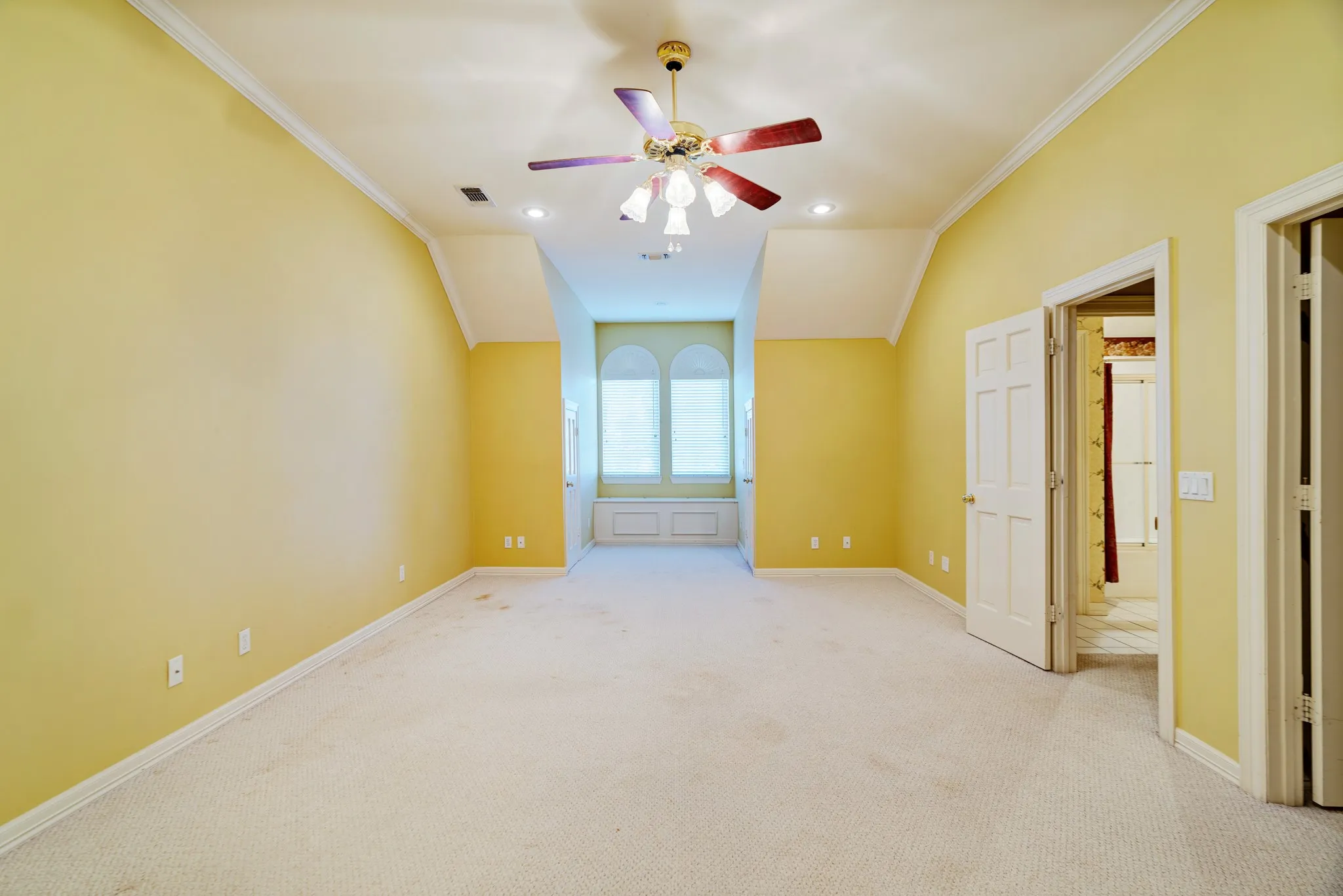 Single Family Residence For Sale in Lamar County , 3065 Oak Creek Drive, Paris, Texas 75462, 5 Bedrooms, 5 Bathrooms, 4 Garage spaces, 5,616 Sqft, built in 1999, Price $599,500, mls#21108490, Real Estate Agent in Paris, Homes For Sale in Lamar county, Homes For Sale in Paris, Realtor in Paris Texas, Real Estate Brokerage Independent Realty Texas, Luminita Cordes Realtor