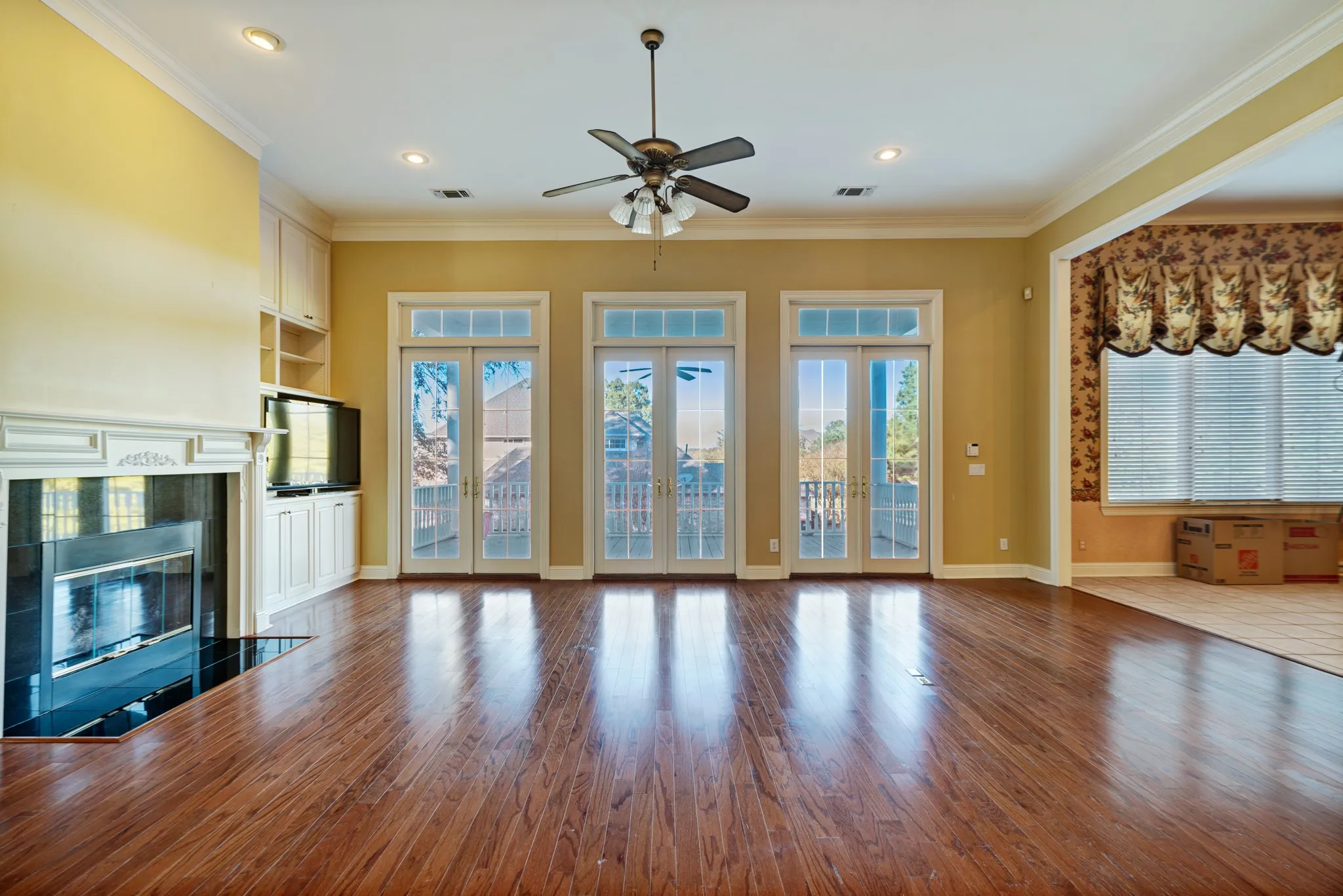 Single Family Residence For Sale in Lamar County , 3065 Oak Creek Drive, Paris, Texas 75462, 5 Bedrooms, 5 Bathrooms, 4 Garage spaces, 5,616 Sqft, built in 1999, Price $599,500, mls#21108490, Real Estate Agent in Paris, Homes For Sale in Lamar county, Homes For Sale in Paris, Realtor in Paris Texas, Real Estate Brokerage Independent Realty Texas, Luminita Cordes Realtor
