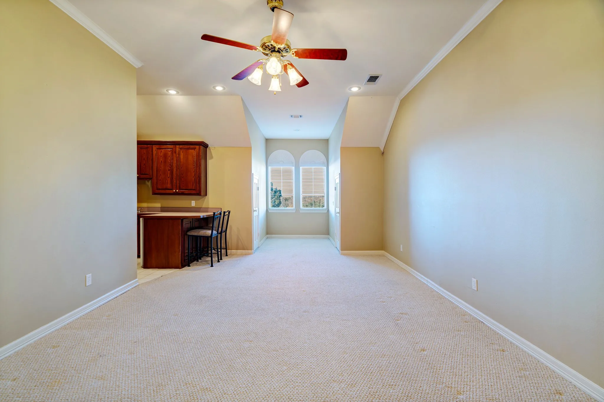 Single Family Residence For Sale in Lamar County , 3065 Oak Creek Drive, Paris, Texas 75462, 5 Bedrooms, 5 Bathrooms, 4 Garage spaces, 5,616 Sqft, built in 1999, Price $599,500, mls#21108490, Real Estate Agent in Paris, Homes For Sale in Lamar county, Homes For Sale in Paris, Realtor in Paris Texas, Real Estate Brokerage Independent Realty Texas, Luminita Cordes Realtor