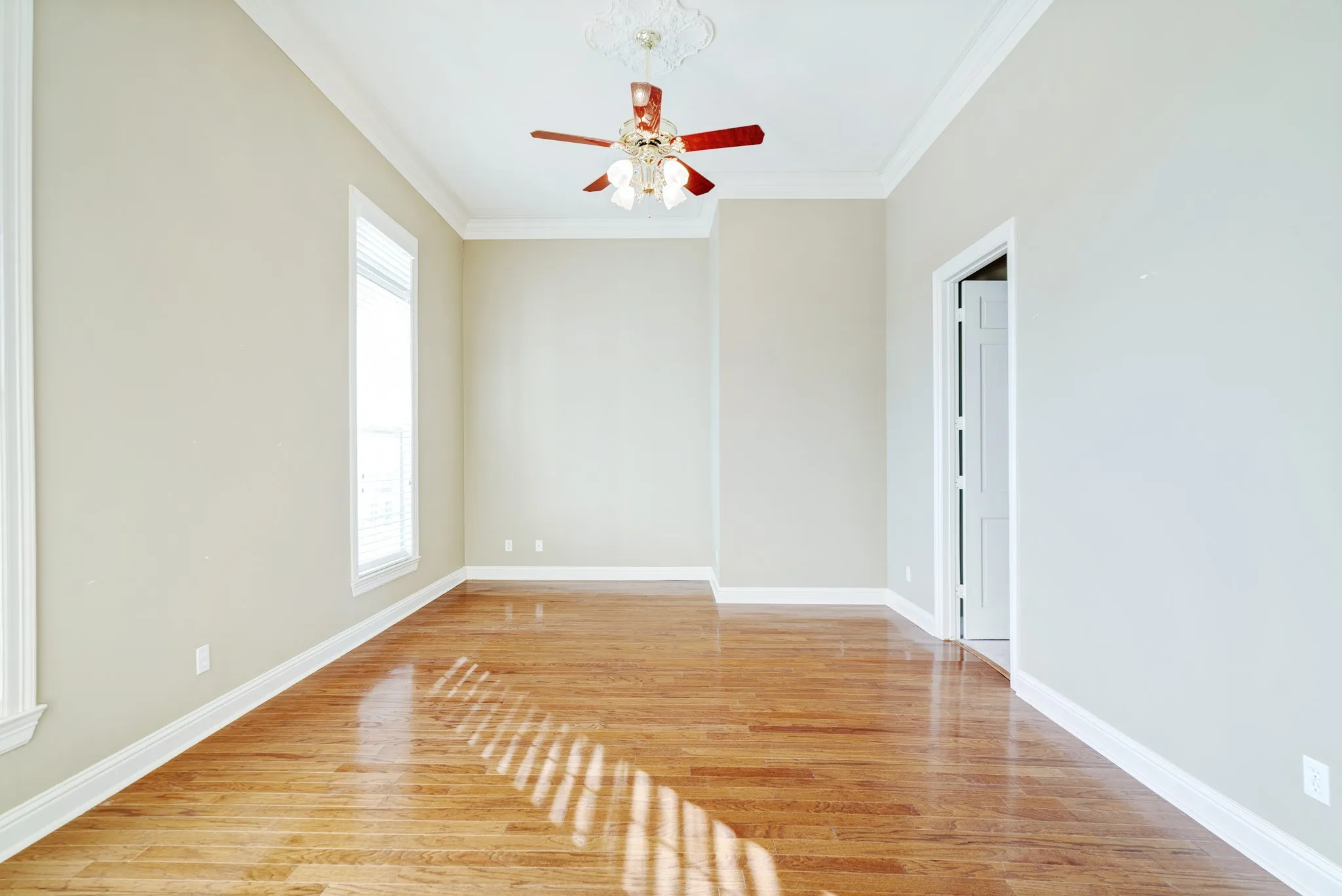 Single Family Residence For Sale in Lamar County , 3065 Oak Creek Drive, Paris, Texas 75462, 5 Bedrooms, 5 Bathrooms, 4 Garage spaces, 5,616 Sqft, built in 1999, Price $599,500, mls#21108490, Real Estate Agent in Paris, Homes For Sale in Lamar county, Homes For Sale in Paris, Realtor in Paris Texas, Real Estate Brokerage Independent Realty Texas, Luminita Cordes Realtor