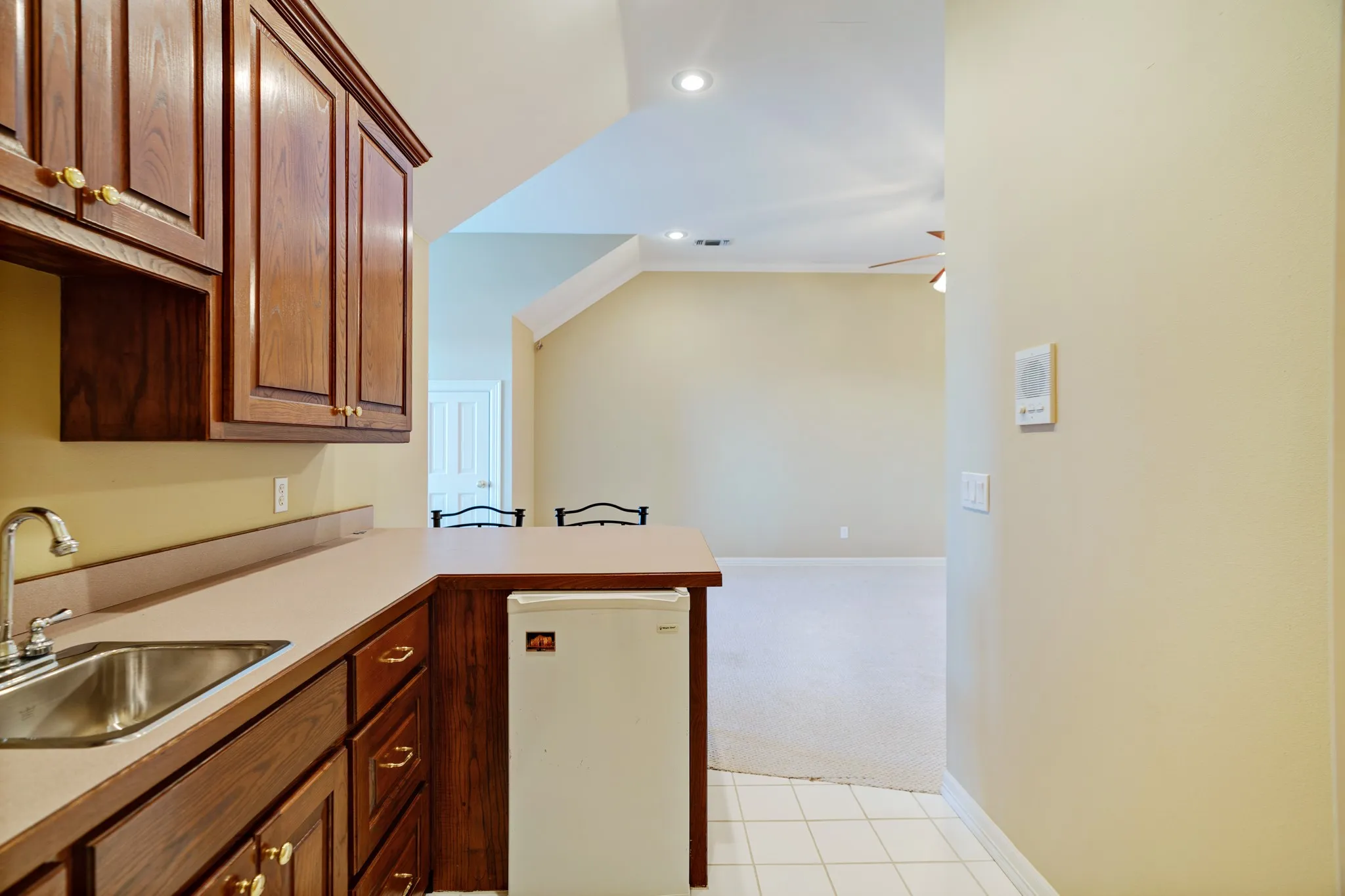 Single Family Residence For Sale in Lamar County , 3065 Oak Creek Drive, Paris, Texas 75462, 5 Bedrooms, 5 Bathrooms, 4 Garage spaces, 5,616 Sqft, built in 1999, Price $599,500, mls#21108490, Real Estate Agent in Paris, Homes For Sale in Lamar county, Homes For Sale in Paris, Realtor in Paris Texas, Real Estate Brokerage Independent Realty Texas, Luminita Cordes Realtor
