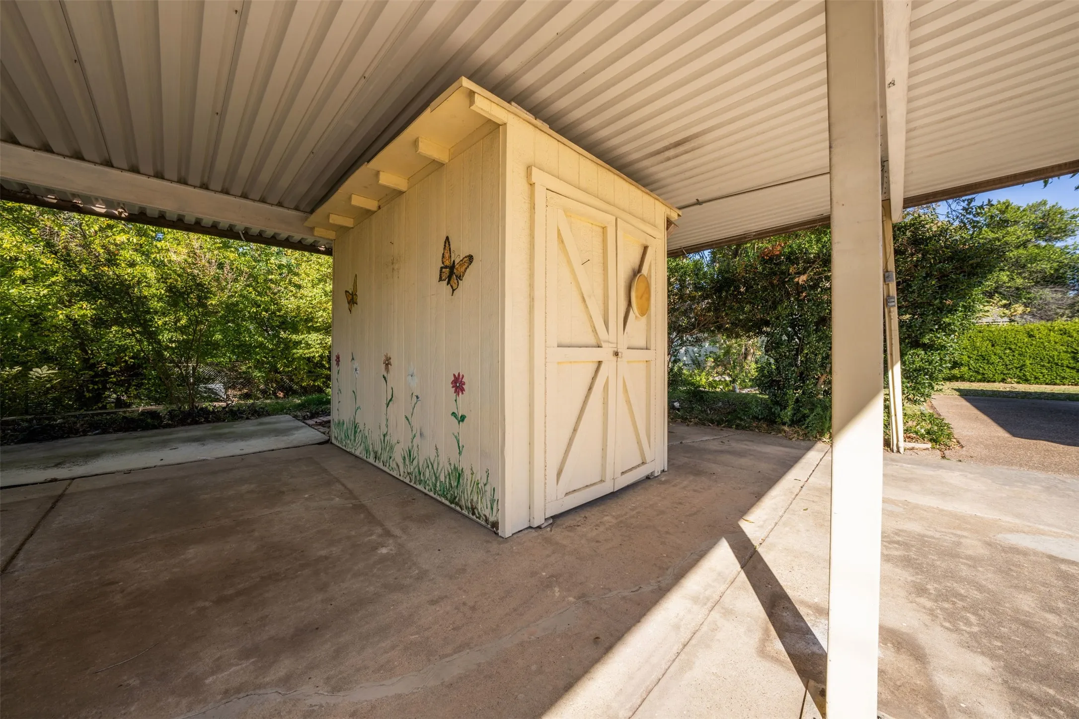 View of patio / terrace featuring an outdoor structure