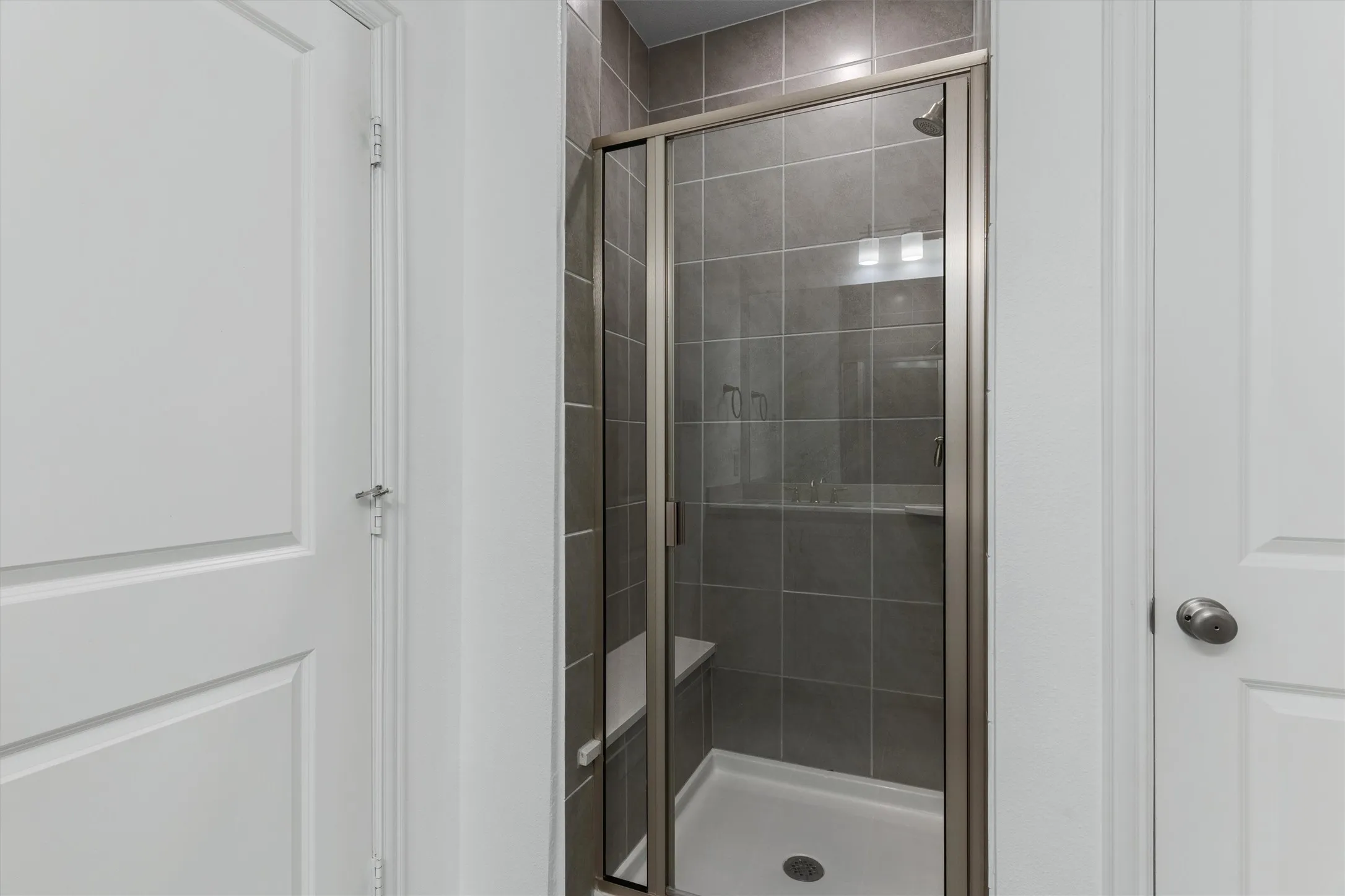 Townhouse For Sale in Collin County , 2241 Adena Springs Drive, Allen, Texas 75013, 3 Bedroom, 3 Bathroom, 2 Garage spaces, 1,646 Sqft, built in 2022, mls#21111438, Real Estate Agent in Allen, Homes For Sale in Collin county, Homes For Sale in Allen, Realtor in Allen Texas, Real Estate Brokerage Independent Realty Texas, Luminita Cordes Realtor