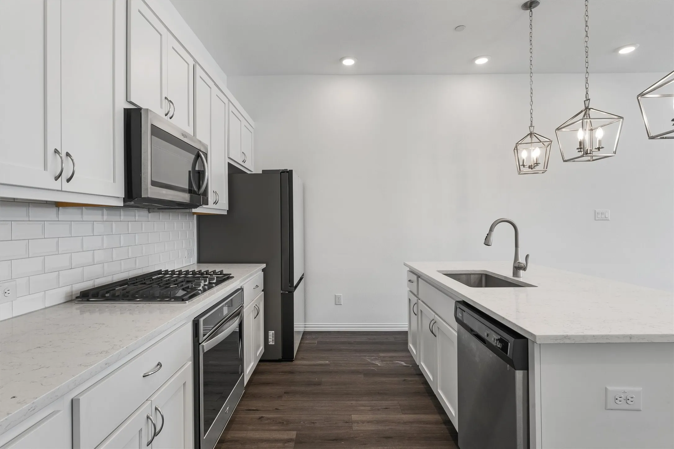 Townhouse For Sale in Collin County , 2241 Adena Springs Drive, Allen, Texas 75013, 3 Bedroom, 3 Bathroom, 2 Garage spaces, 1,646 Sqft, built in 2022, mls#21111438, Real Estate Agent in Allen, Homes For Sale in Collin county, Homes For Sale in Allen, Realtor in Allen Texas, Real Estate Brokerage Independent Realty Texas, Luminita Cordes Realtor