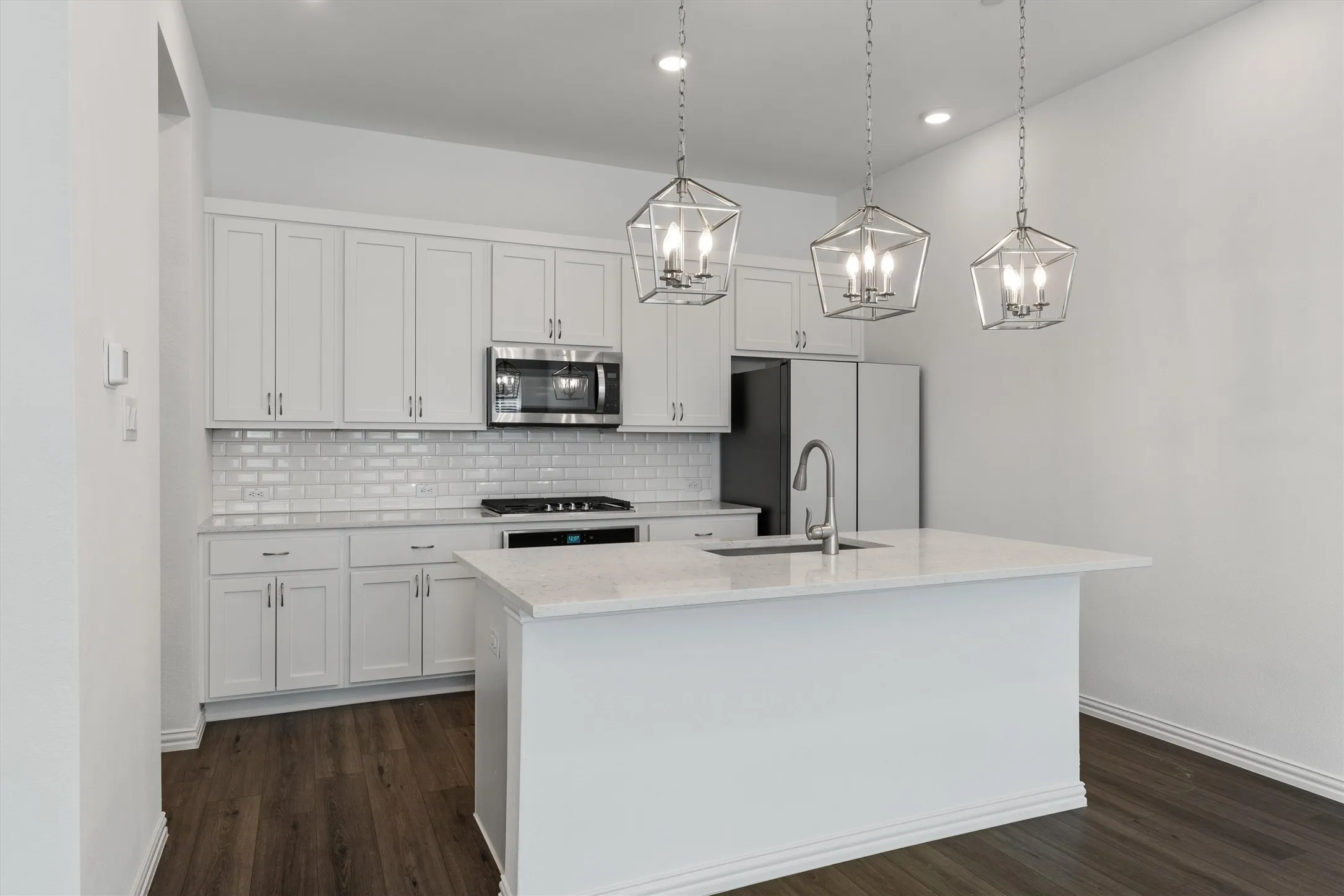 Townhouse For Sale in Collin County , 2241 Adena Springs Drive, Allen, Texas 75013, 3 Bedroom, 3 Bathroom, 2 Garage spaces, 1,646 Sqft, built in 2022, mls#21111438, Real Estate Agent in Allen, Homes For Sale in Collin county, Homes For Sale in Allen, Realtor in Allen Texas, Real Estate Brokerage Independent Realty Texas, Luminita Cordes Realtor