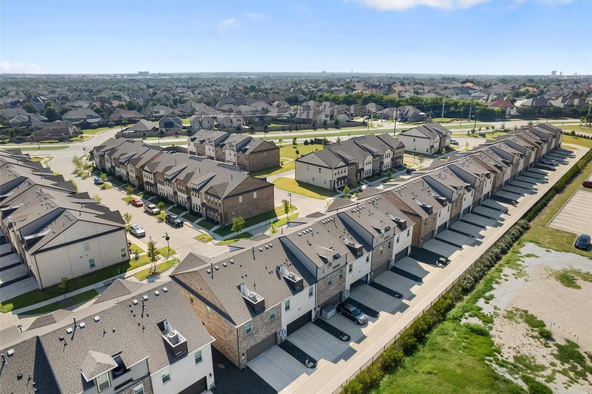 Townhouse For Sale in Collin County , 2241 Adena Springs Drive, Allen, Texas 75013, 3 Bedroom, 3 Bathroom, 2 Garage spaces, 1,646 Sqft, built in 2022, mls#21111438, Real Estate Agent in Allen, Homes For Sale in Collin county, Homes For Sale in Allen, Realtor in Allen Texas, Real Estate Brokerage Independent Realty Texas, Luminita Cordes Realtor