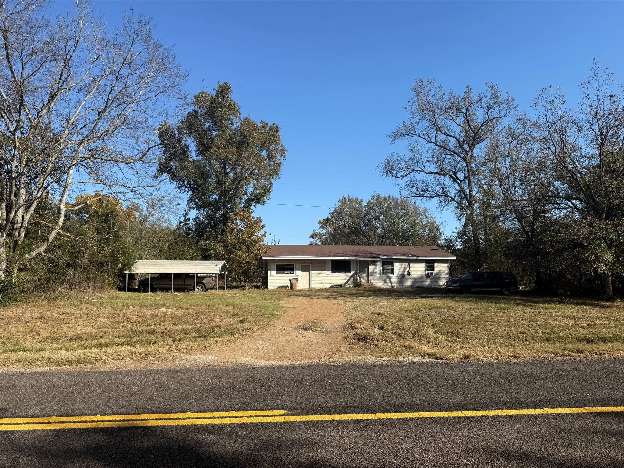 Farm For Sale in Hopkins County , 11591-2 Farm Road 269 S, Pickton, Texas 75471, 2 Bedrooms, 2 Bathrooms, Garage spaces, 1,480 Sqft, built in 1961, Preowned, Price $299,000, mls#21111009, Real Estate Agent in Pickton, Homes For Sale in Hopkins county, Homes For Sale in Pickton, Realtor in Pickton Texas, Real Estate Brokerage Independent Realty Texas, Luminita Cordes Realtor
