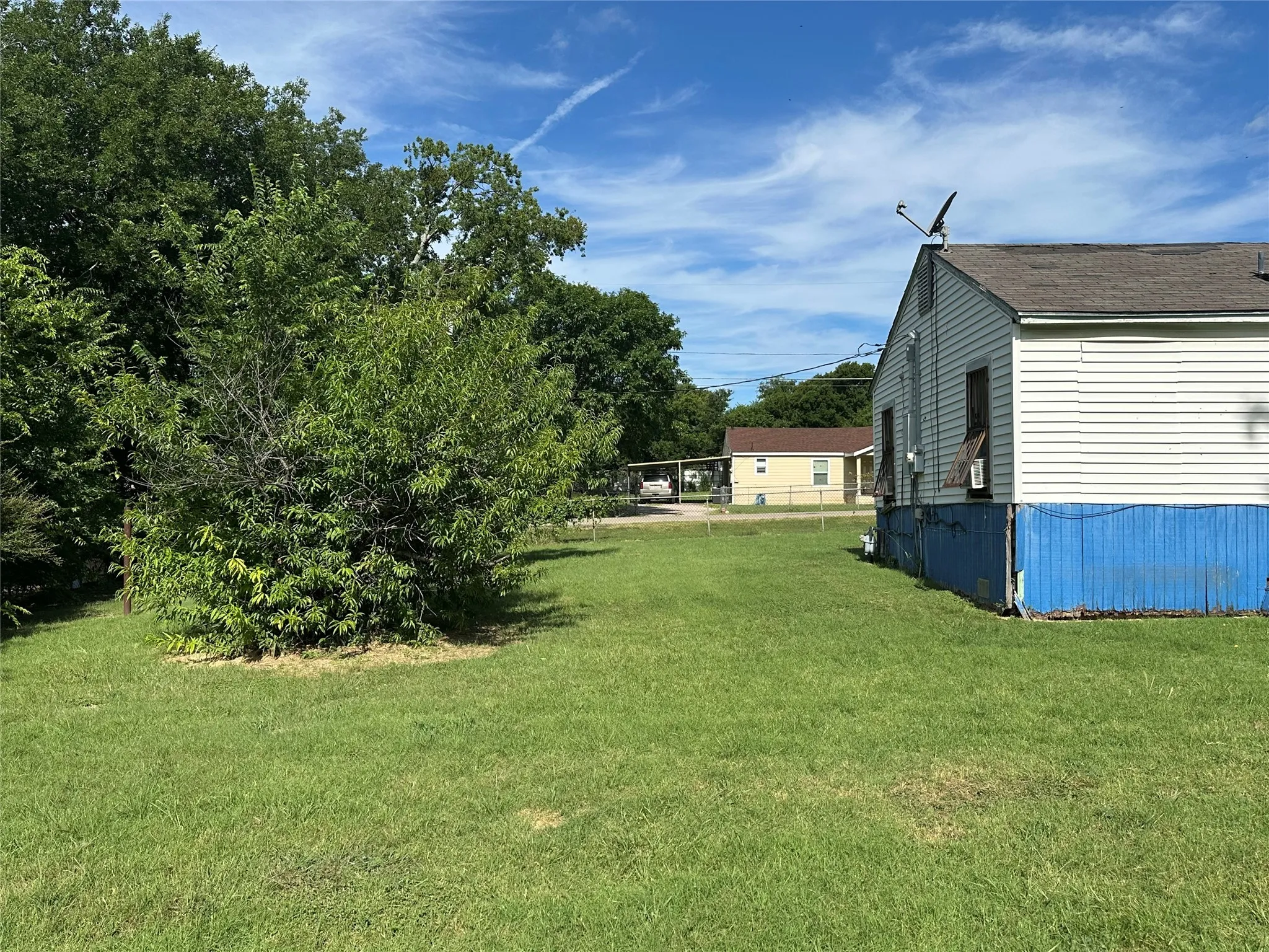 Single Family Residence For Sale in Dallas County , 9208 Newhall Street, Dallas, Texas 75232, 2 Bedroom, 1 Bathroom, Garage spaces, 780 Sqft, built in 1947, Preowned, mls#21109835, Real Estate Agent in Dallas, Homes For Sale in Dallas county, Homes For Sale in Dallas, Realtor in Dallas Texas, Real Estate Brokerage Independent Realty Texas, Luminita Cordes Realtor