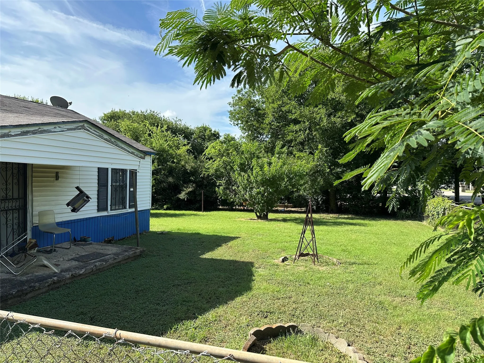 Single Family Residence For Sale in Dallas County , 9208 Newhall Street, Dallas, Texas 75232, 2 Bedroom, 1 Bathroom, Garage spaces, 780 Sqft, built in 1947, Preowned, mls#21109835, Real Estate Agent in Dallas, Homes For Sale in Dallas county, Homes For Sale in Dallas, Realtor in Dallas Texas, Real Estate Brokerage Independent Realty Texas, Luminita Cordes Realtor