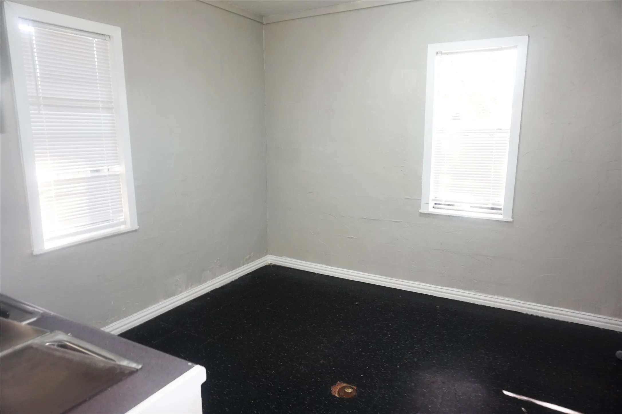 Business For Rent in Grayson County , 1110 S Armstrong Avenue, Denison, Texas 75020, 0, 0, Garage spaces, 0 Sqft, built in 1950, Preowned, mls#21111926, Real Estate Agent in Denison, Homes For Rent in Grayson county, Homes For Rent in Denison, Realtor in Denison Texas, Real Estate Brokerage Independent Realty Texas, Luminita Cordes Realtor