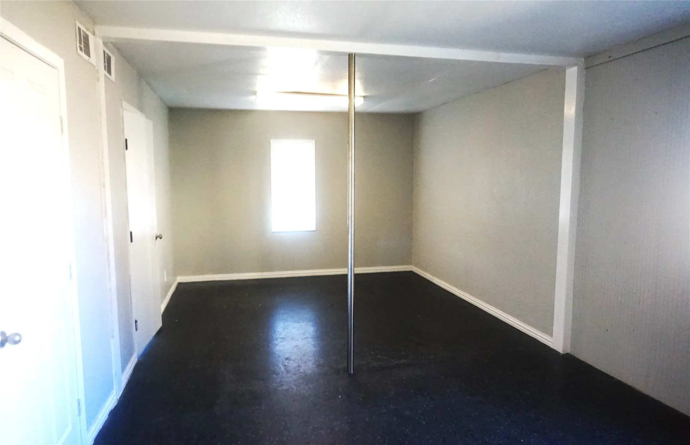 Business For Rent in Grayson County , 1110 S Armstrong Avenue, Denison, Texas 75020, 0, 0, Garage spaces, 0 Sqft, built in 1950, Preowned, mls#21111926, Real Estate Agent in Denison, Homes For Rent in Grayson county, Homes For Rent in Denison, Realtor in Denison Texas, Real Estate Brokerage Independent Realty Texas, Luminita Cordes Realtor