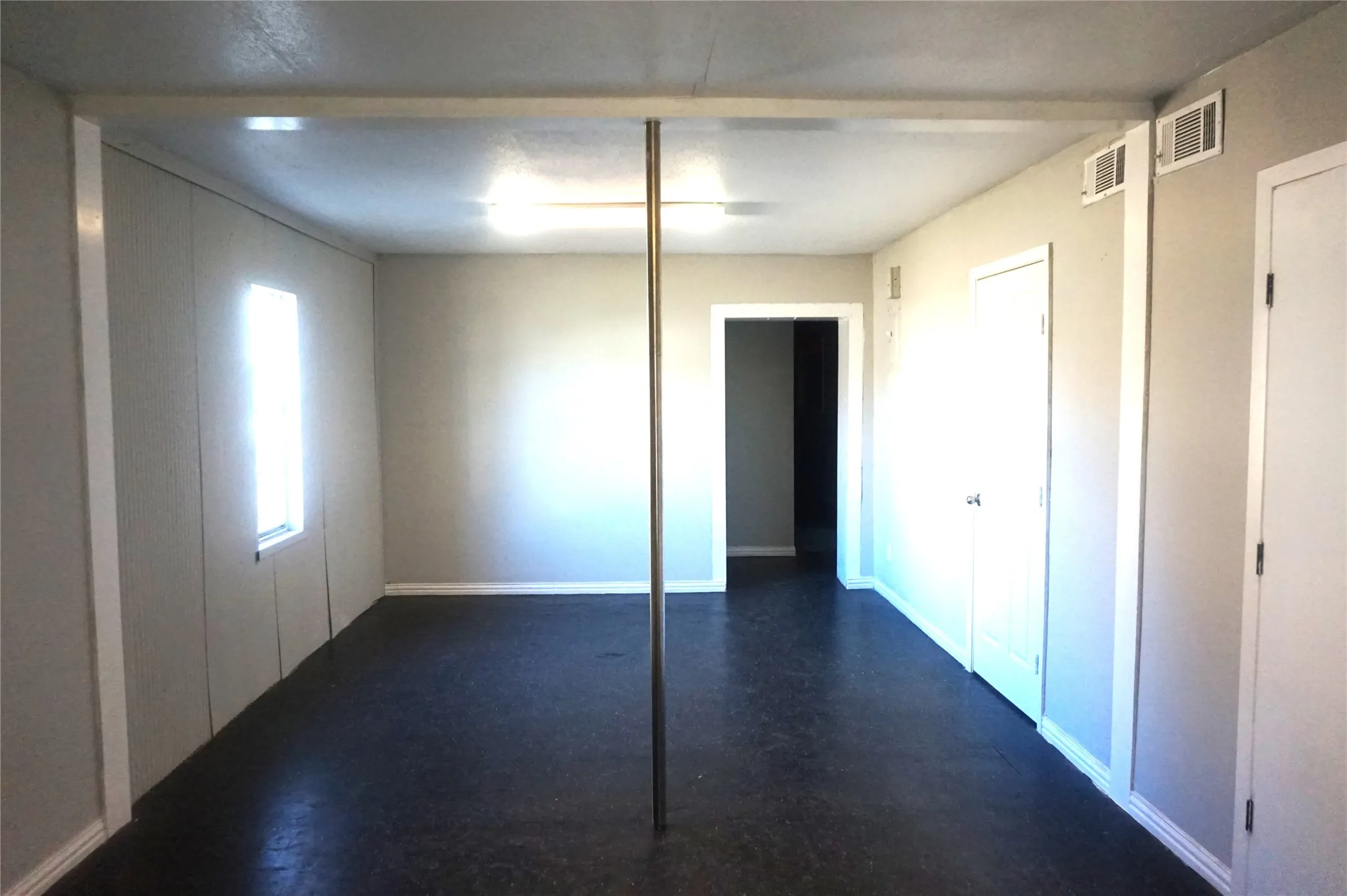 Business For Rent in Grayson County , 1110 S Armstrong Avenue, Denison, Texas 75020, 0, 0, Garage spaces, 0 Sqft, built in 1950, Preowned, mls#21111926, Real Estate Agent in Denison, Homes For Rent in Grayson county, Homes For Rent in Denison, Realtor in Denison Texas, Real Estate Brokerage Independent Realty Texas, Luminita Cordes Realtor