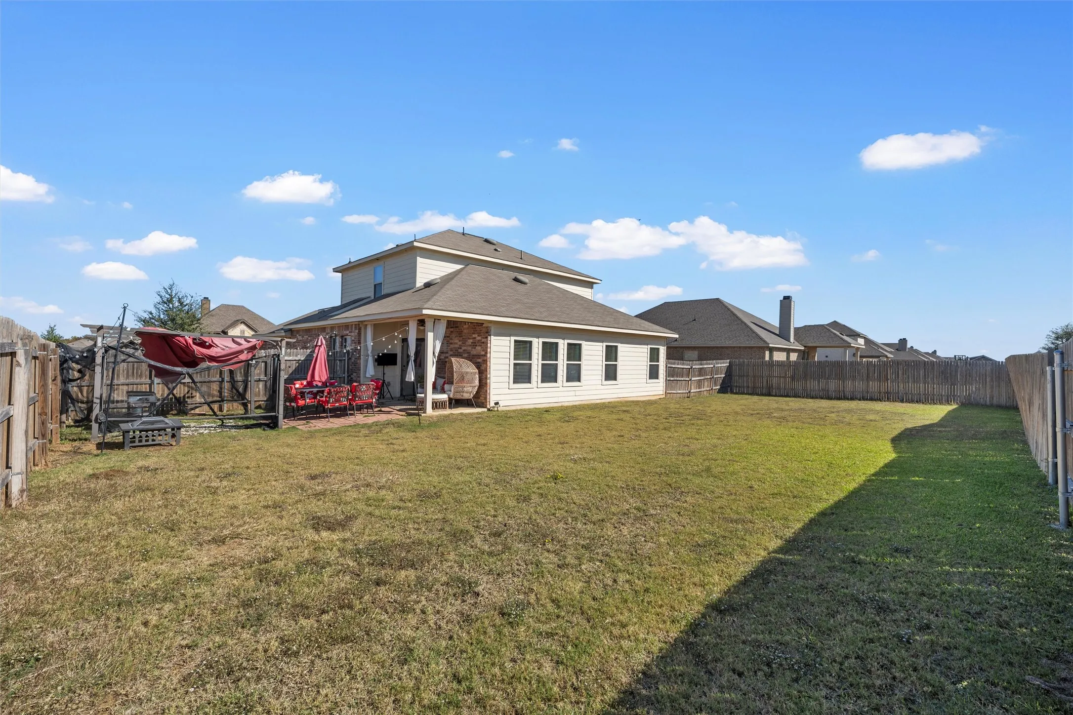 Single Family Residence For Sale in Mc Lennan County , 254 Woodhaven Trail, Waco, Texas 76657, 4 Bedroom, 3 Bathroom, 2 Garage spaces, 3,065 Sqft, built in 2015, mls#21110090, Real Estate Agent in Waco, Homes For Sale in Mc Lennan county, Homes For Sale in Waco, Realtor in Waco Texas, Real Estate Brokerage Independent Realty Texas, Luminita Cordes Realtor