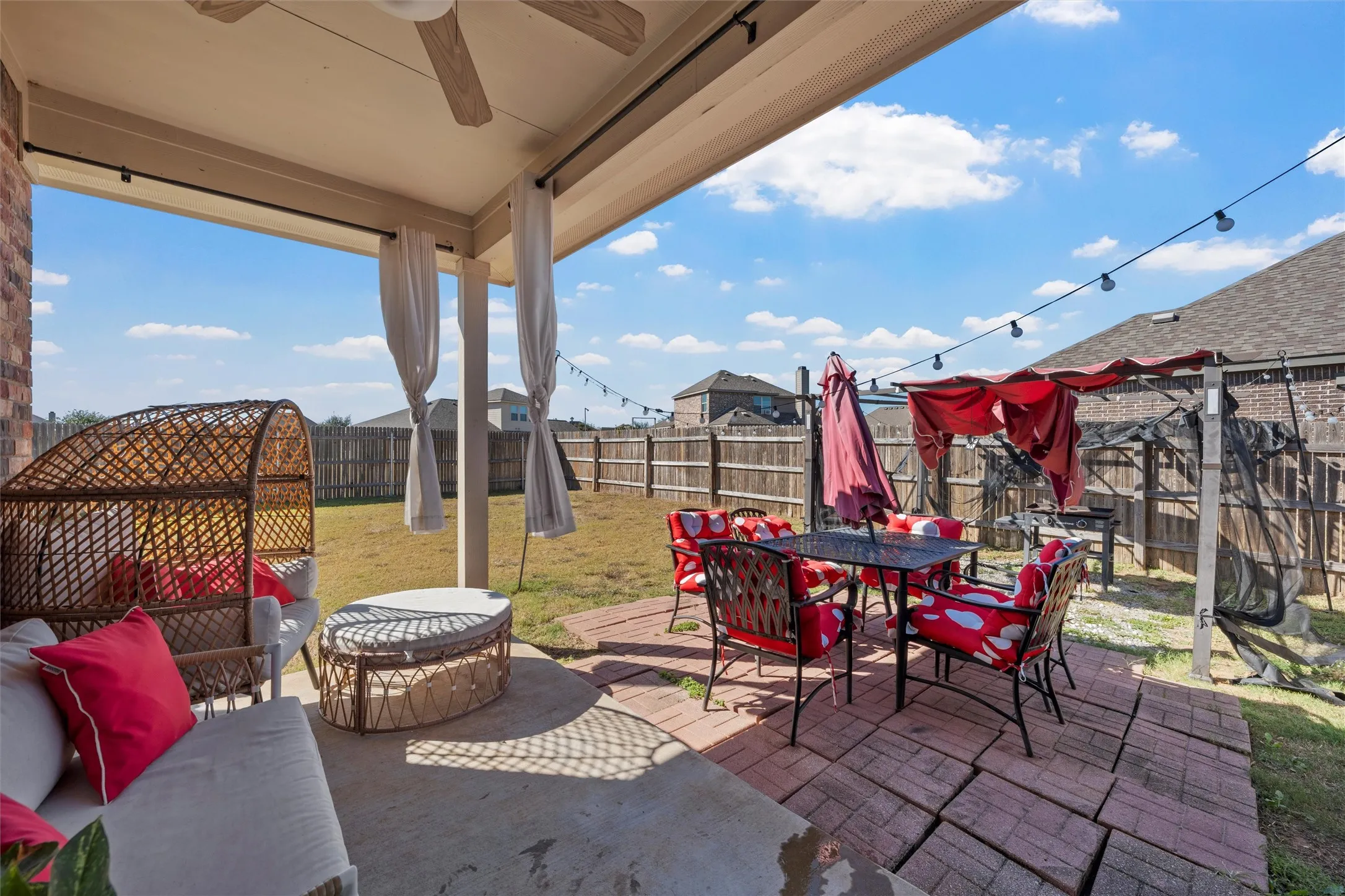 Single Family Residence For Sale in Mc Lennan County , 254 Woodhaven Trail, Waco, Texas 76657, 4 Bedroom, 3 Bathroom, 2 Garage spaces, 3,065 Sqft, built in 2015, mls#21110090, Real Estate Agent in Waco, Homes For Sale in Mc Lennan county, Homes For Sale in Waco, Realtor in Waco Texas, Real Estate Brokerage Independent Realty Texas, Luminita Cordes Realtor