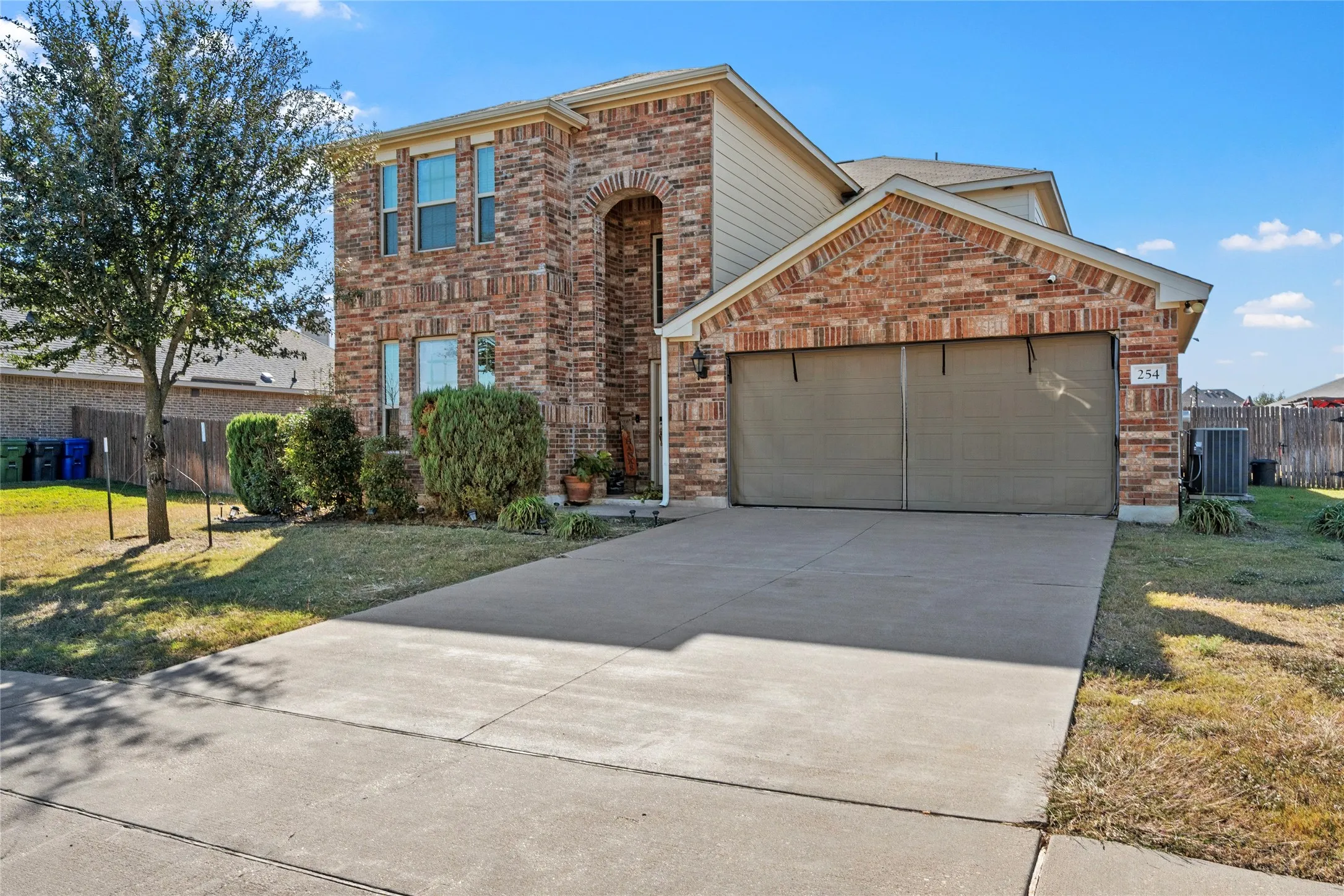 Single Family Residence For Sale in Mc Lennan County , 254 Woodhaven Trail, Waco, Texas 76657, 4 Bedroom, 3 Bathroom, 2 Garage spaces, 3,065 Sqft, built in 2015, mls#21110090, Real Estate Agent in Waco, Homes For Sale in Mc Lennan county, Homes For Sale in Waco, Realtor in Waco Texas, Real Estate Brokerage Independent Realty Texas, Luminita Cordes Realtor