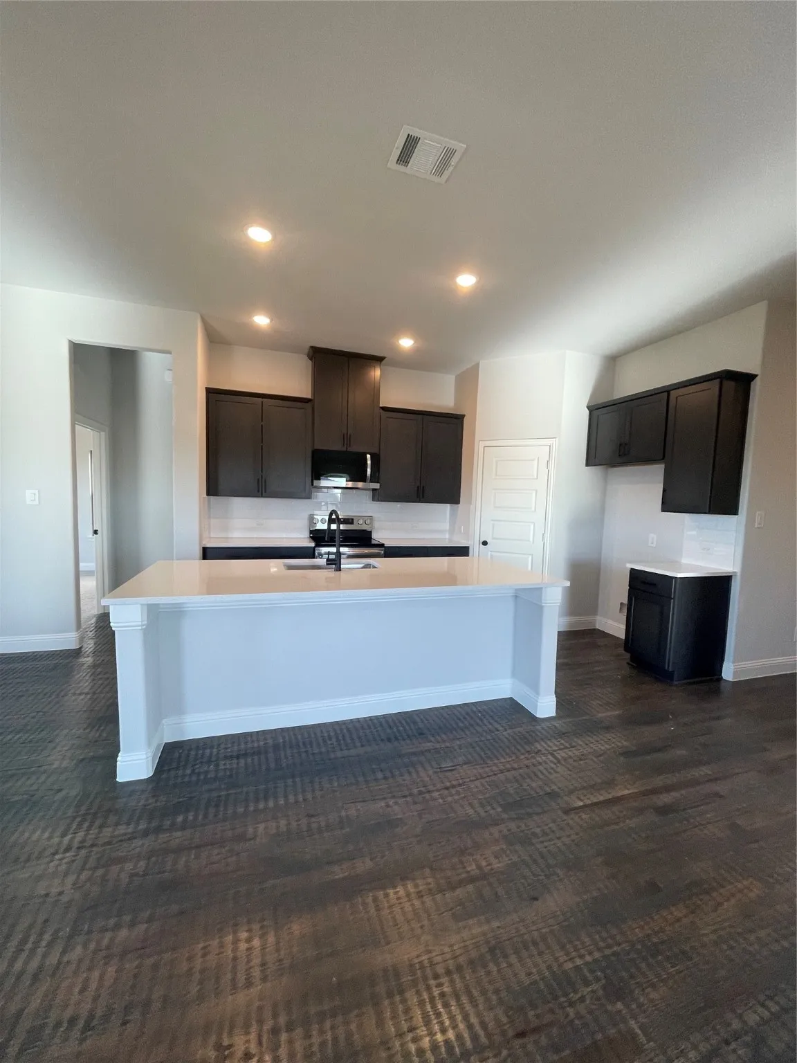 Single Family Residence For Sale in Rockwall County , 6121 Rodin Drive, Royse City, Texas 75189, 4 Bedroom, 3 Bathroom, 2 Garage spaces, 2,078 Sqft, built in 2024, New Construction - Complete, mls#21112152, Real Estate Agent in Royse City, Homes For Sale in Rockwall county, Homes For Sale in Royse City, Realtor in Royse City Texas, Real Estate Brokerage Independent Realty Texas, Luminita Cordes Realtor