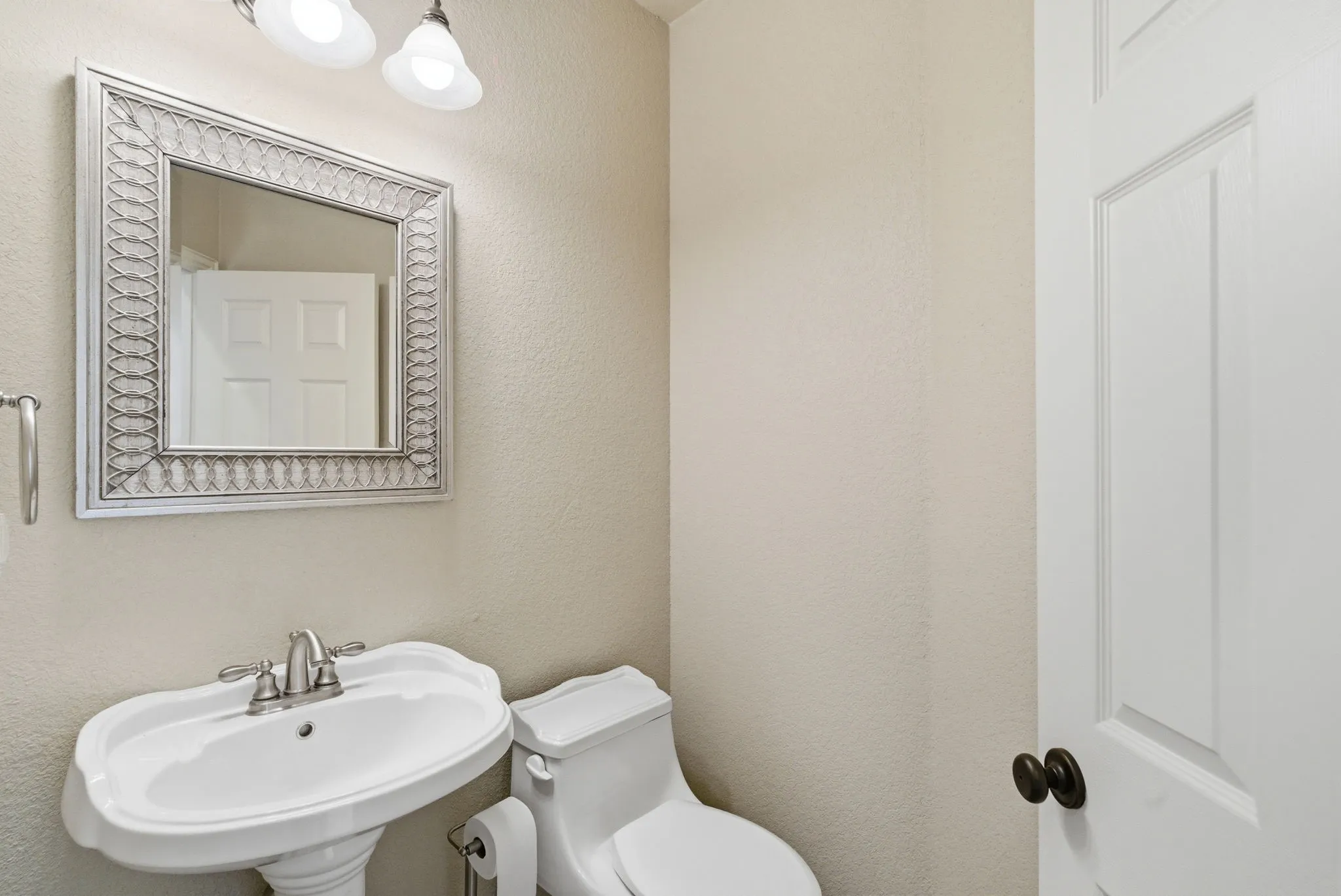 Single Family Residence For Sale in Erath County , 6525 Compass Way, Bluff Dale, Texas 76433, 3 Bedrooms, 3 Bathrooms, 2 Garage spaces, 2,282 Sqft, built in 2007, Preowned, Price $539,000, mls#21108828, Real Estate Agent in Bluff Dale, Homes For Sale in Erath county, Homes For Sale in Bluff Dale, Realtor in Bluff Dale Texas, Real Estate Brokerage Independent Realty Texas, Luminita Cordes Realtor