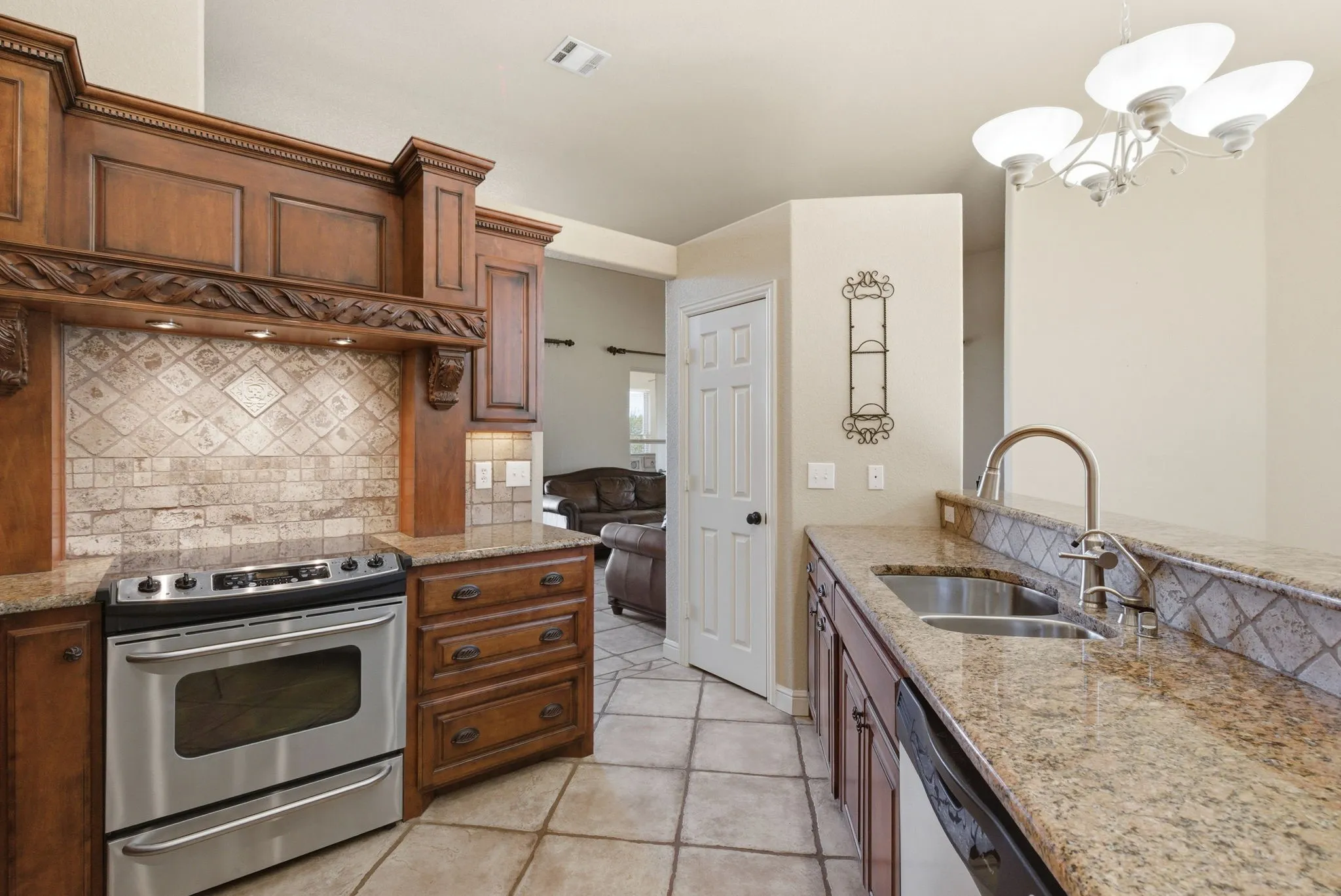Single Family Residence For Sale in Erath County , 6525 Compass Way, Bluff Dale, Texas 76433, 3 Bedrooms, 3 Bathrooms, 2 Garage spaces, 2,282 Sqft, built in 2007, Preowned, Price $539,000, mls#21108828, Real Estate Agent in Bluff Dale, Homes For Sale in Erath county, Homes For Sale in Bluff Dale, Realtor in Bluff Dale Texas, Real Estate Brokerage Independent Realty Texas, Luminita Cordes Realtor