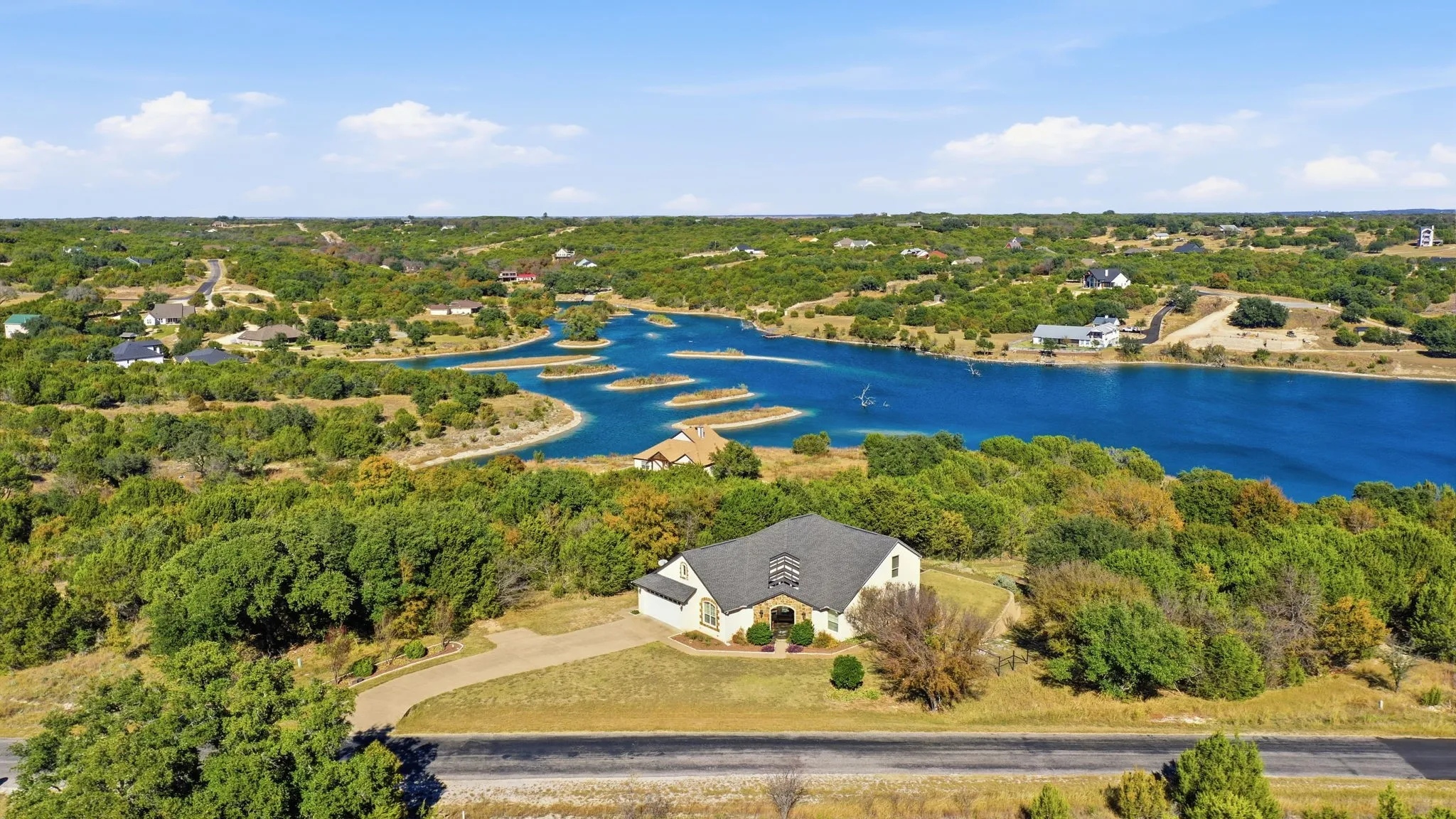 Single Family Residence For Sale in Erath County , 6525 Compass Way, Bluff Dale, Texas 76433, 3 Bedrooms, 3 Bathrooms, 2 Garage spaces, 2,282 Sqft, built in 2007, Preowned, Price $539,000, mls#21108828, Real Estate Agent in Bluff Dale, Homes For Sale in Erath county, Homes For Sale in Bluff Dale, Realtor in Bluff Dale Texas, Real Estate Brokerage Independent Realty Texas, Luminita Cordes Realtor