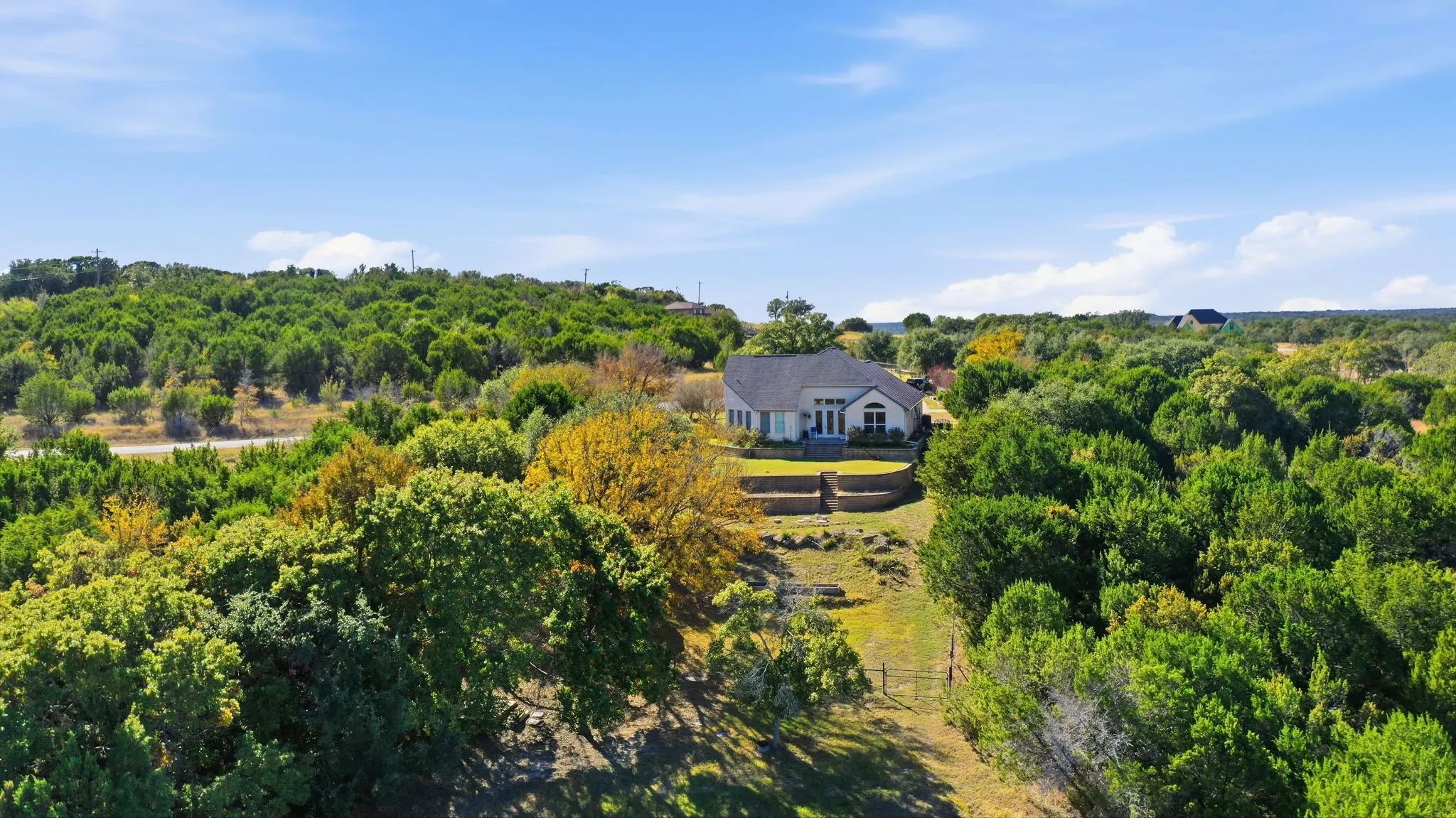 Single Family Residence For Sale in Erath County , 6525 Compass Way, Bluff Dale, Texas 76433, 3 Bedrooms, 3 Bathrooms, 2 Garage spaces, 2,282 Sqft, built in 2007, Preowned, Price $539,000, mls#21108828, Real Estate Agent in Bluff Dale, Homes For Sale in Erath county, Homes For Sale in Bluff Dale, Realtor in Bluff Dale Texas, Real Estate Brokerage Independent Realty Texas, Luminita Cordes Realtor