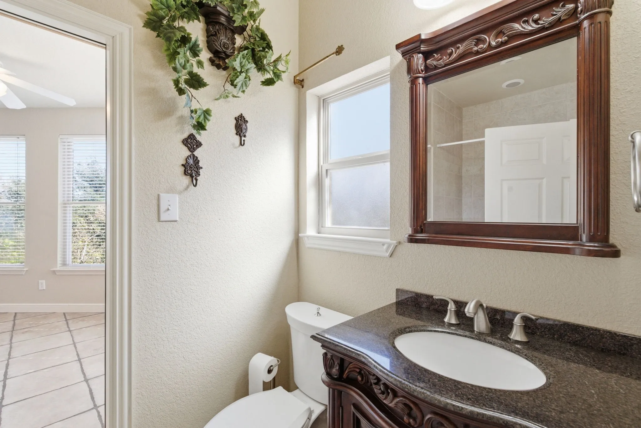 Single Family Residence For Sale in Erath County , 6525 Compass Way, Bluff Dale, Texas 76433, 3 Bedrooms, 3 Bathrooms, 2 Garage spaces, 2,282 Sqft, built in 2007, Preowned, Price $539,000, mls#21108828, Real Estate Agent in Bluff Dale, Homes For Sale in Erath county, Homes For Sale in Bluff Dale, Realtor in Bluff Dale Texas, Real Estate Brokerage Independent Realty Texas, Luminita Cordes Realtor
