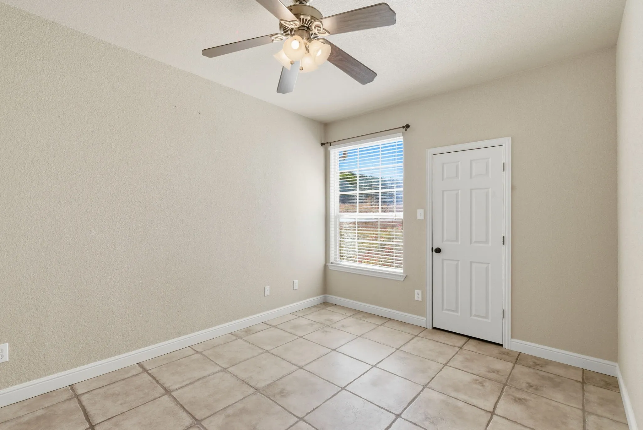 Single Family Residence For Sale in Erath County , 6525 Compass Way, Bluff Dale, Texas 76433, 3 Bedrooms, 3 Bathrooms, 2 Garage spaces, 2,282 Sqft, built in 2007, Preowned, Price $539,000, mls#21108828, Real Estate Agent in Bluff Dale, Homes For Sale in Erath county, Homes For Sale in Bluff Dale, Realtor in Bluff Dale Texas, Real Estate Brokerage Independent Realty Texas, Luminita Cordes Realtor