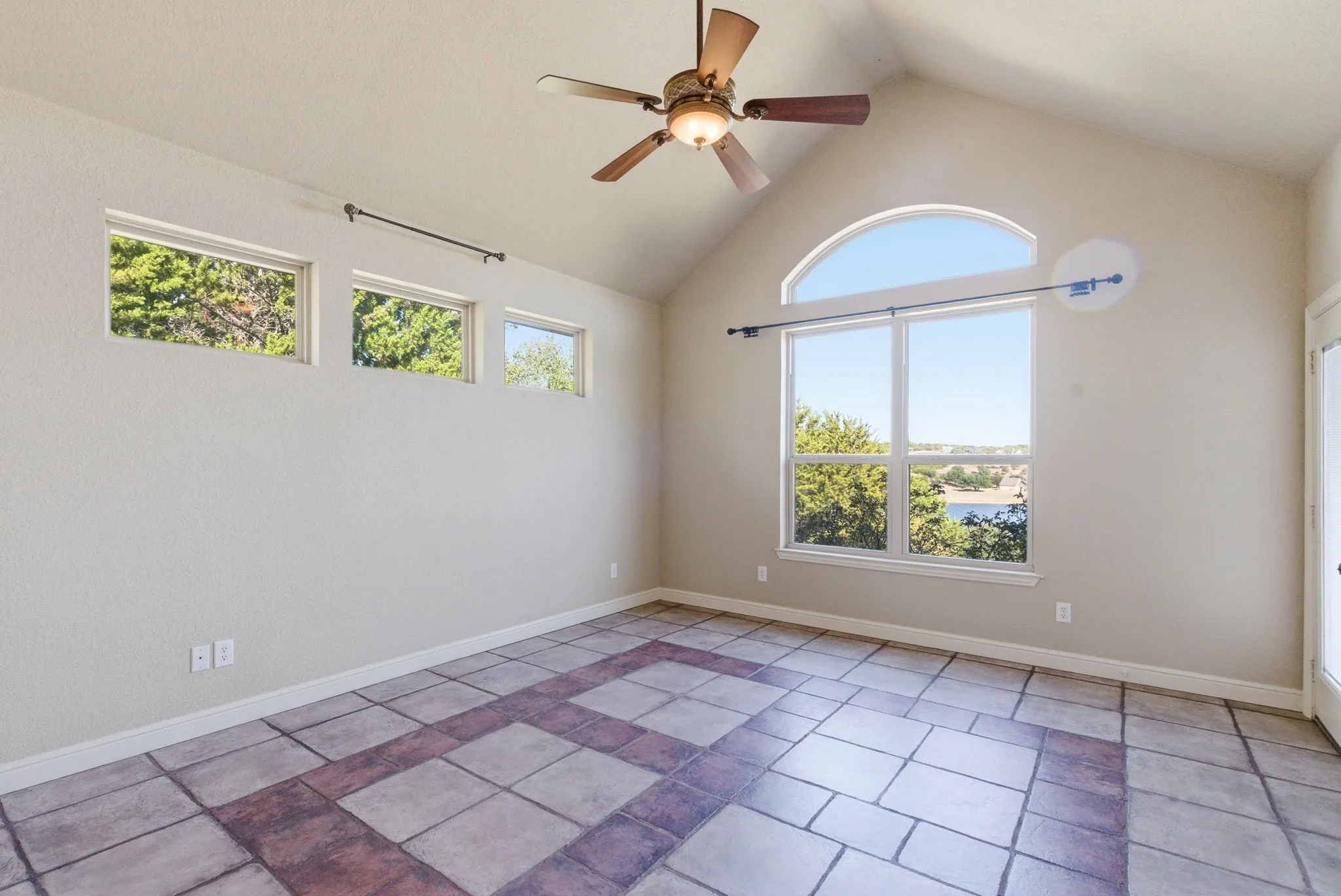 Single Family Residence For Sale in Erath County , 6525 Compass Way, Bluff Dale, Texas 76433, 3 Bedrooms, 3 Bathrooms, 2 Garage spaces, 2,282 Sqft, built in 2007, Preowned, Price $539,000, mls#21108828, Real Estate Agent in Bluff Dale, Homes For Sale in Erath county, Homes For Sale in Bluff Dale, Realtor in Bluff Dale Texas, Real Estate Brokerage Independent Realty Texas, Luminita Cordes Realtor