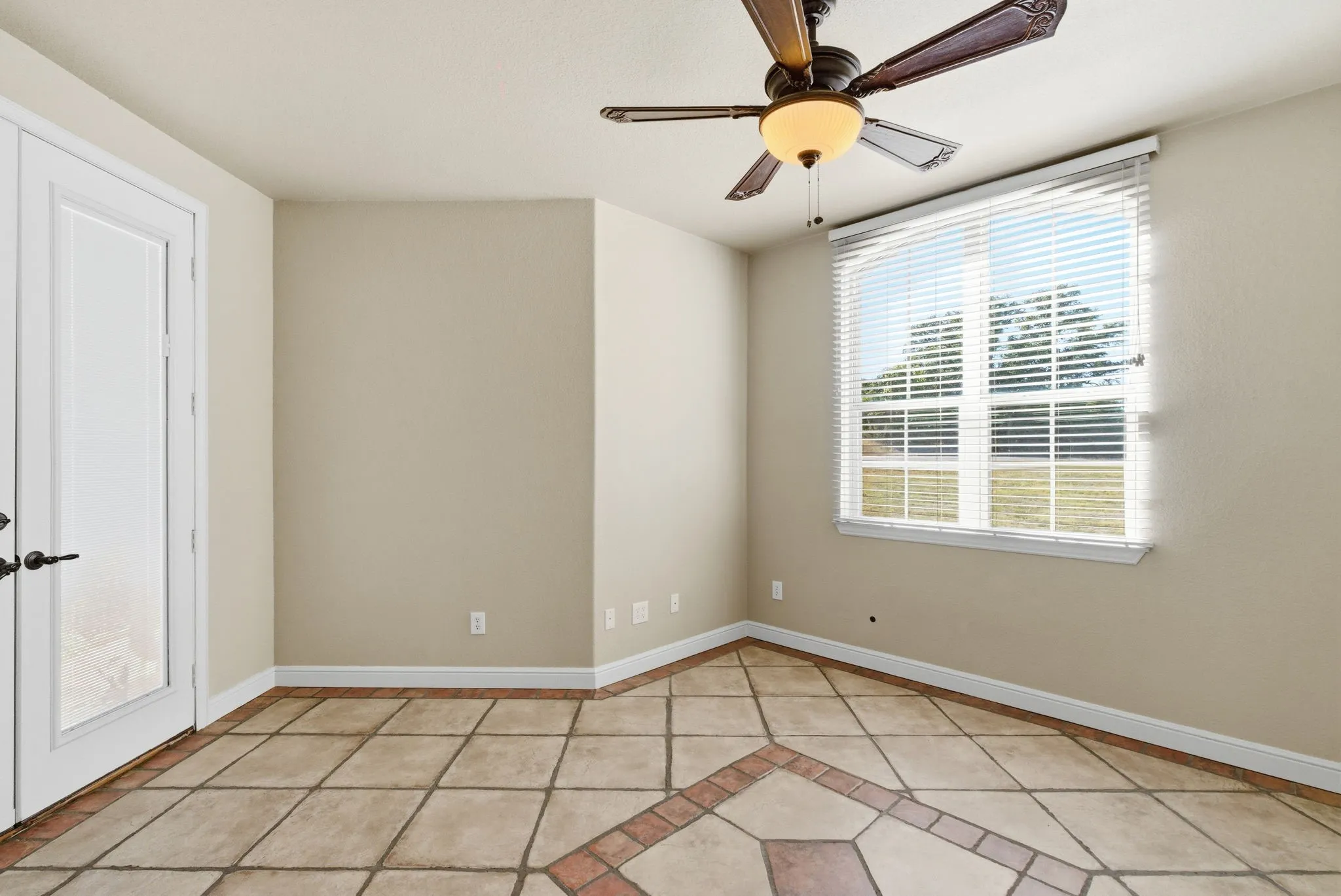 Single Family Residence For Sale in Erath County , 6525 Compass Way, Bluff Dale, Texas 76433, 3 Bedrooms, 3 Bathrooms, 2 Garage spaces, 2,282 Sqft, built in 2007, Preowned, Price $539,000, mls#21108828, Real Estate Agent in Bluff Dale, Homes For Sale in Erath county, Homes For Sale in Bluff Dale, Realtor in Bluff Dale Texas, Real Estate Brokerage Independent Realty Texas, Luminita Cordes Realtor