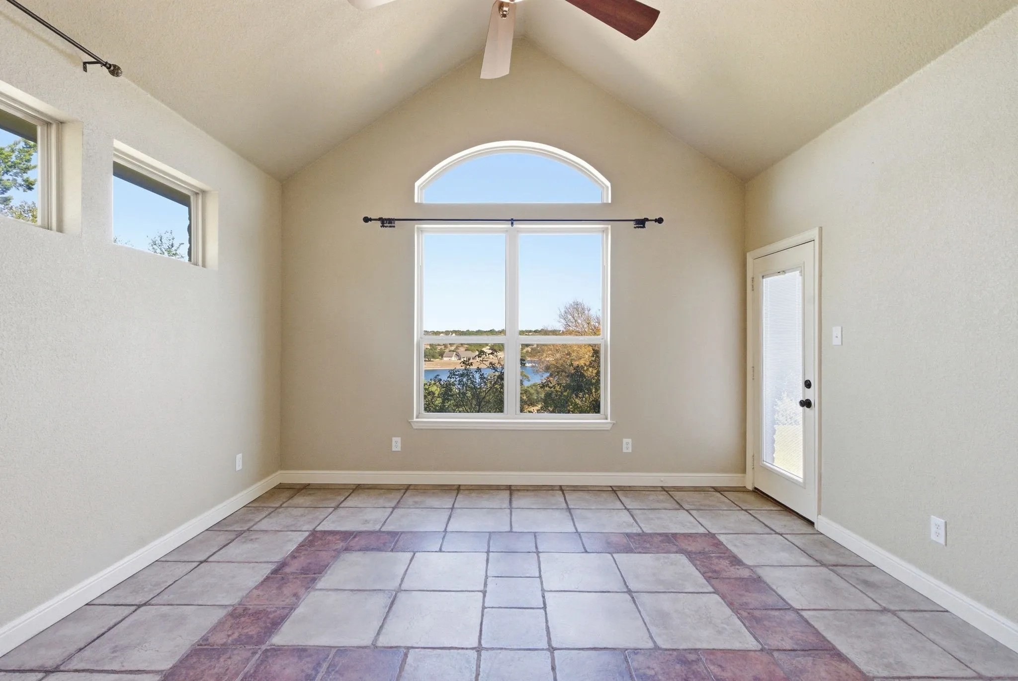 Single Family Residence For Sale in Erath County , 6525 Compass Way, Bluff Dale, Texas 76433, 3 Bedrooms, 3 Bathrooms, 2 Garage spaces, 2,282 Sqft, built in 2007, Preowned, Price $539,000, mls#21108828, Real Estate Agent in Bluff Dale, Homes For Sale in Erath county, Homes For Sale in Bluff Dale, Realtor in Bluff Dale Texas, Real Estate Brokerage Independent Realty Texas, Luminita Cordes Realtor