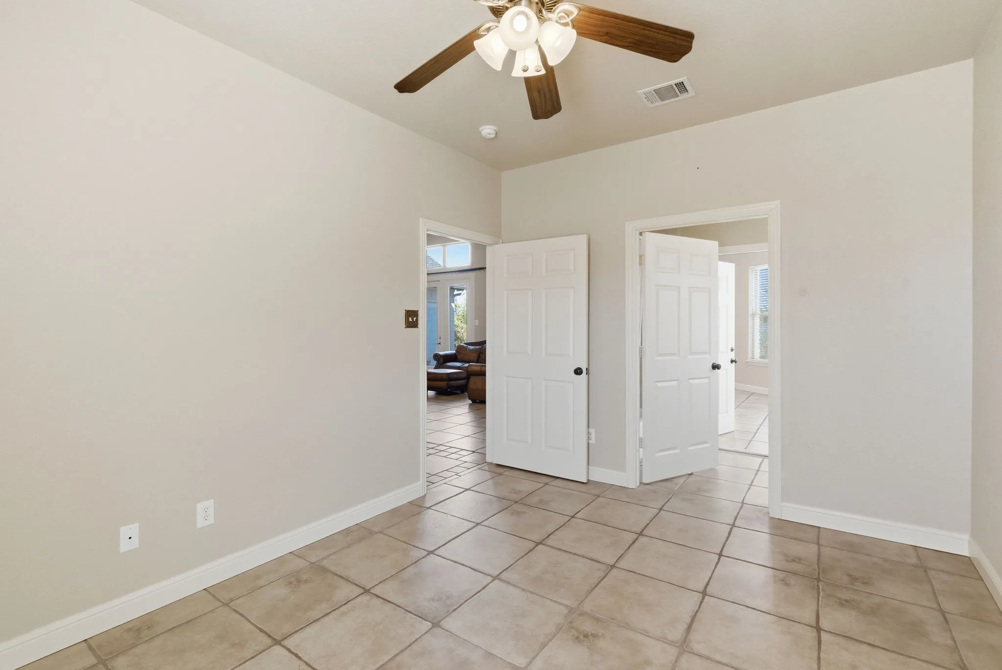 Single Family Residence For Sale in Erath County , 6525 Compass Way, Bluff Dale, Texas 76433, 3 Bedrooms, 3 Bathrooms, 2 Garage spaces, 2,282 Sqft, built in 2007, Preowned, Price $539,000, mls#21108828, Real Estate Agent in Bluff Dale, Homes For Sale in Erath county, Homes For Sale in Bluff Dale, Realtor in Bluff Dale Texas, Real Estate Brokerage Independent Realty Texas, Luminita Cordes Realtor