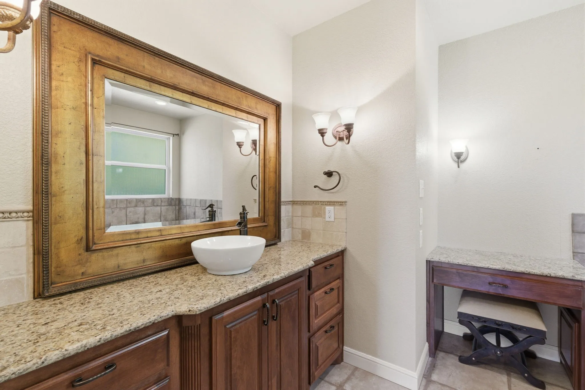 Single Family Residence For Sale in Erath County , 6525 Compass Way, Bluff Dale, Texas 76433, 3 Bedrooms, 3 Bathrooms, 2 Garage spaces, 2,282 Sqft, built in 2007, Preowned, Price $539,000, mls#21108828, Real Estate Agent in Bluff Dale, Homes For Sale in Erath county, Homes For Sale in Bluff Dale, Realtor in Bluff Dale Texas, Real Estate Brokerage Independent Realty Texas, Luminita Cordes Realtor