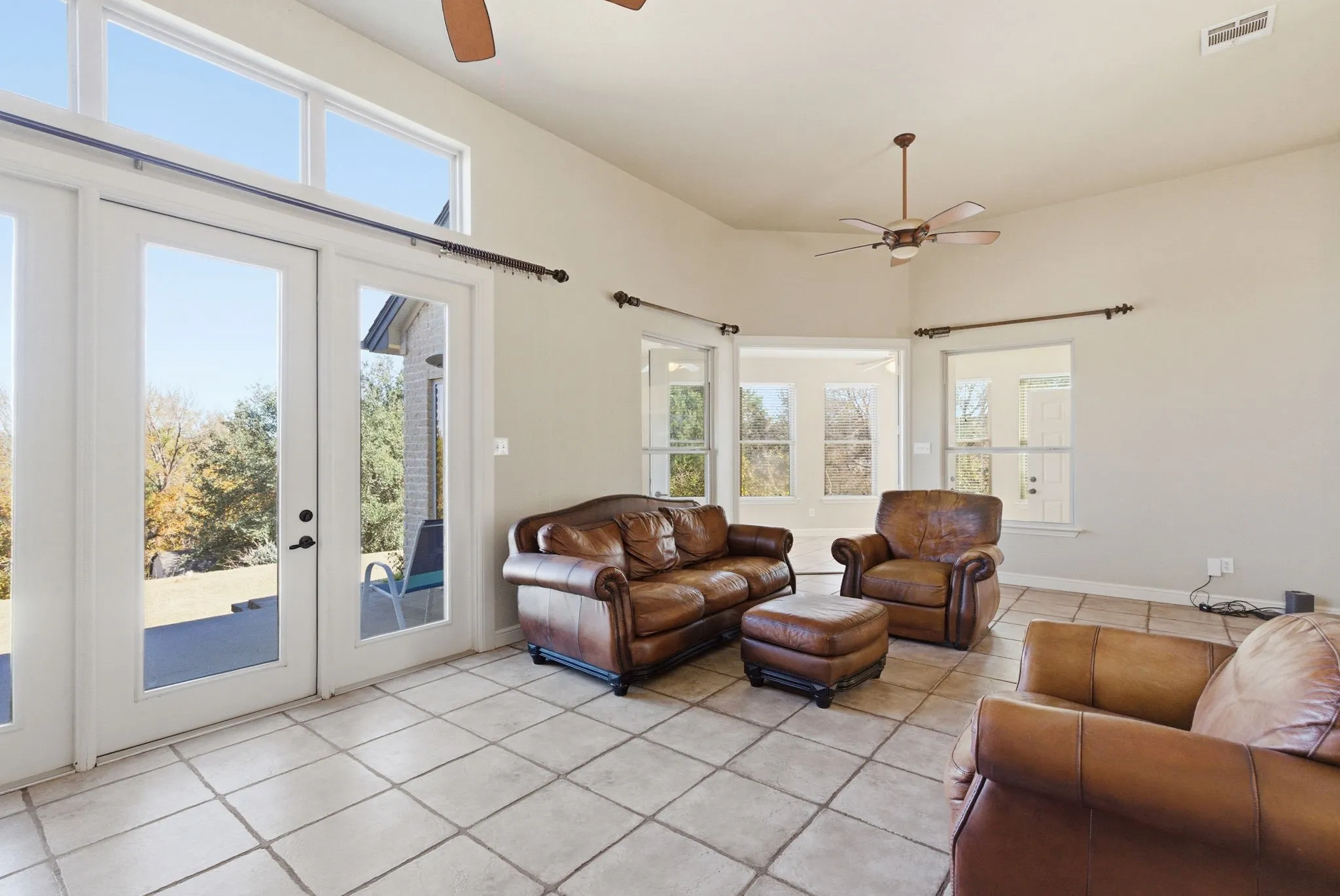 Single Family Residence For Sale in Erath County , 6525 Compass Way, Bluff Dale, Texas 76433, 3 Bedrooms, 3 Bathrooms, 2 Garage spaces, 2,282 Sqft, built in 2007, Preowned, Price $539,000, mls#21108828, Real Estate Agent in Bluff Dale, Homes For Sale in Erath county, Homes For Sale in Bluff Dale, Realtor in Bluff Dale Texas, Real Estate Brokerage Independent Realty Texas, Luminita Cordes Realtor
