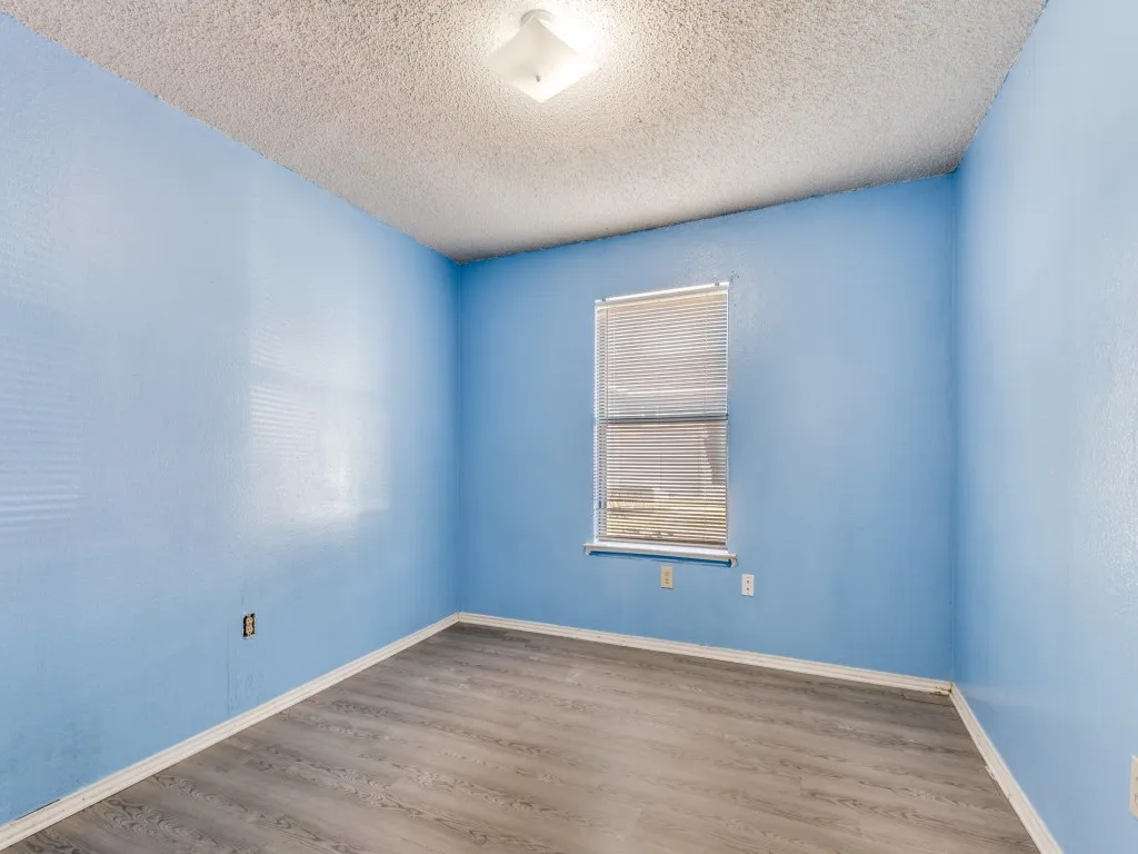 Single Family Residence For Sale in Dallas County , 1228 English Street, Irving, Texas 75061, 3 Bedrooms, 2 Bathrooms, 2 Garage spaces, 1,281 Sqft, built in 1985, Price $259,000, mls#21104848, Real Estate Agent in Irving, Homes For Sale in Dallas county, Homes For Sale in Irving, Realtor in Irving Texas, Real Estate Brokerage Independent Realty Texas, Luminita Cordes Realtor