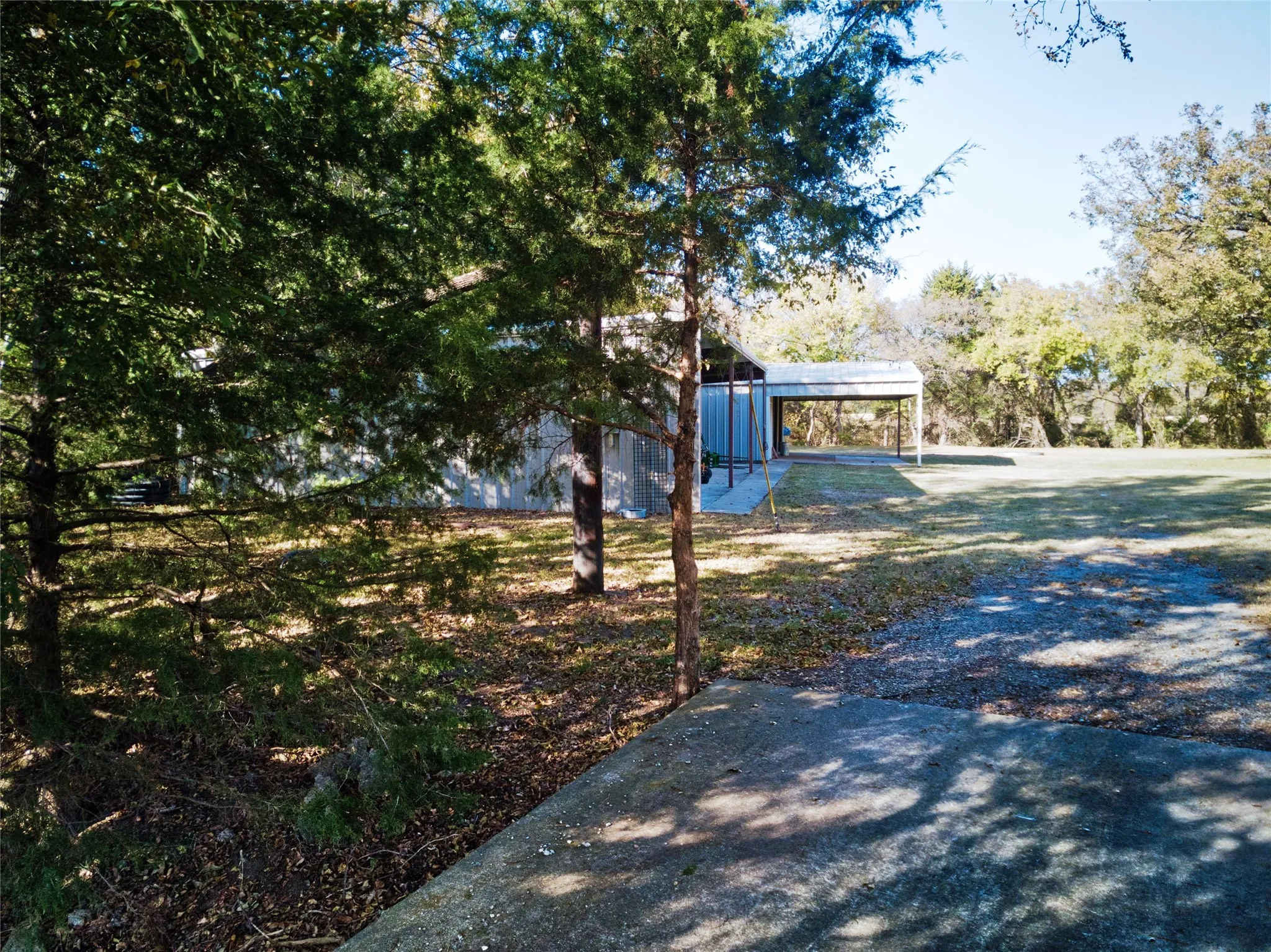 Farm For Sale in Fannin County , 956 County Road 4231, Bonham, Texas 75418, 0, 1 Bathroom, 2 Garage spaces, 1,190 Sqft, built in 2005, Preowned, Price $599,000, mls#21110174, Real Estate Agent in Bonham, Homes For Sale in Fannin county, Homes For Sale in Bonham, Realtor in Bonham Texas, Real Estate Brokerage Independent Realty Texas, Luminita Cordes Realtor