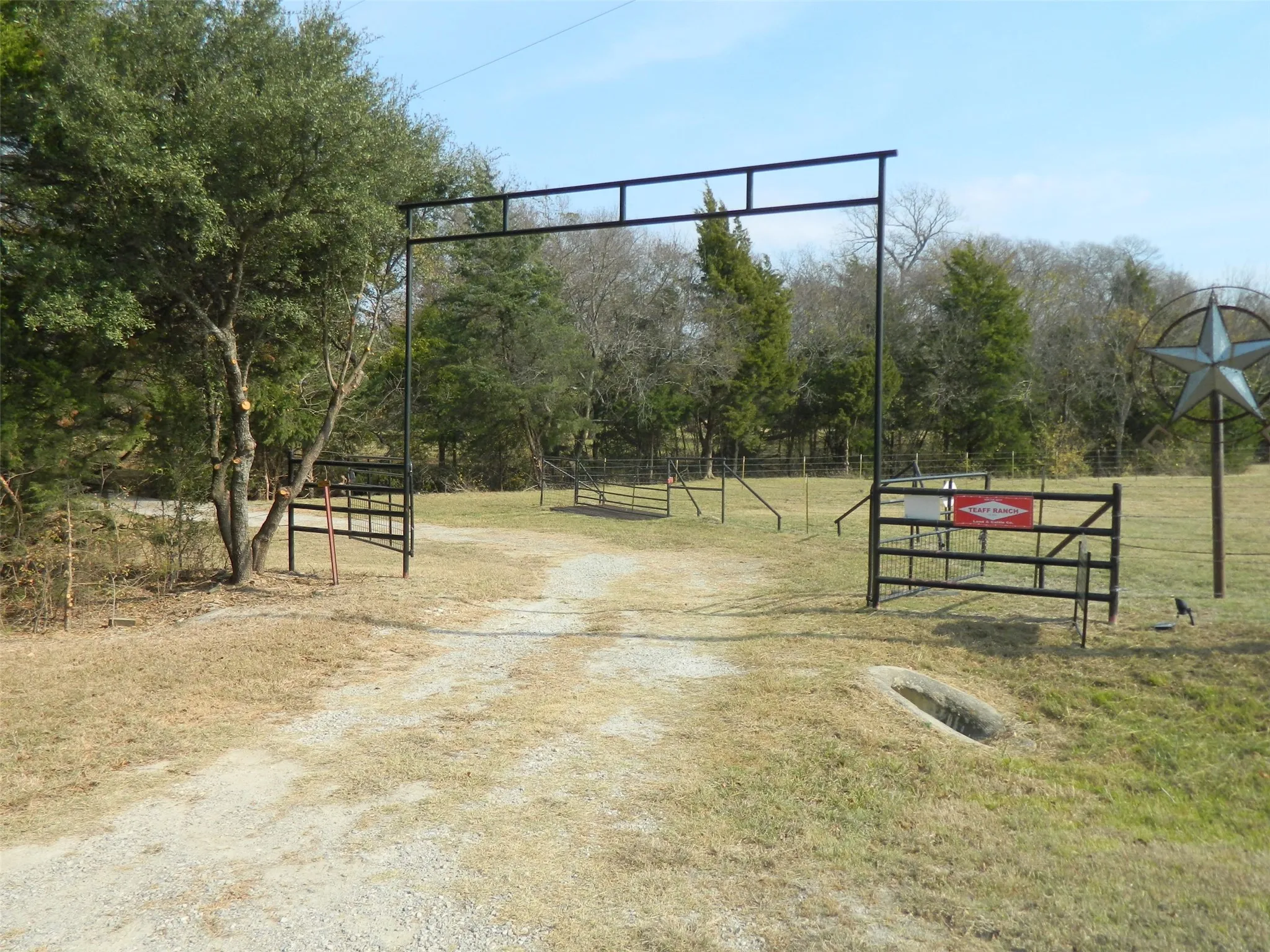 Farm For Sale in Fannin County , 956 County Road 4231, Bonham, Texas 75418, 0, 1 Bathroom, 2 Garage spaces, 1,190 Sqft, built in 2005, Preowned, Price $599,000, mls#21110174, Real Estate Agent in Bonham, Homes For Sale in Fannin county, Homes For Sale in Bonham, Realtor in Bonham Texas, Real Estate Brokerage Independent Realty Texas, Luminita Cordes Realtor
