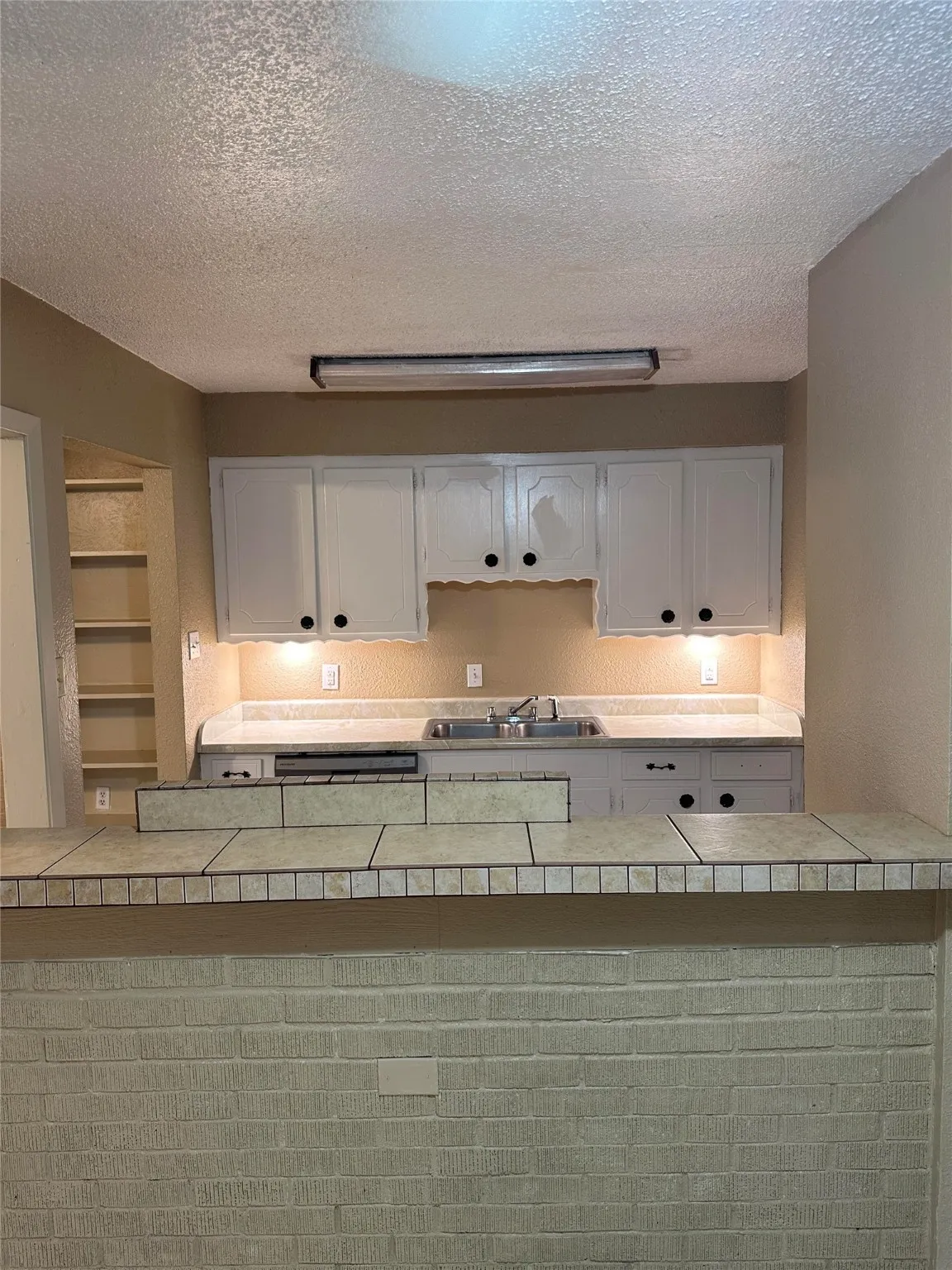 Duplex For Rent in Tarrant County , 1904 W Sanford Street, Arlington, Texas 76012, 2 Bedroom, 3 Bathroom, Garage spaces, 1,591 Sqft, built in 1972, mls#21112586, Real Estate Agent in Arlington, Homes For Rent in Tarrant county, Homes For Rent in Arlington, Realtor in Arlington Texas, Real Estate Brokerage Independent Realty Texas, Luminita Cordes Realtor