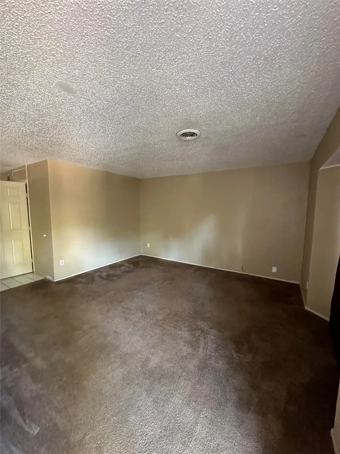Duplex For Rent in Tarrant County , 1904 W Sanford Street, Arlington, Texas 76012, 2 Bedroom, 3 Bathroom, Garage spaces, 1,591 Sqft, built in 1972, mls#21112586, Real Estate Agent in Arlington, Homes For Rent in Tarrant county, Homes For Rent in Arlington, Realtor in Arlington Texas, Real Estate Brokerage Independent Realty Texas, Luminita Cordes Realtor