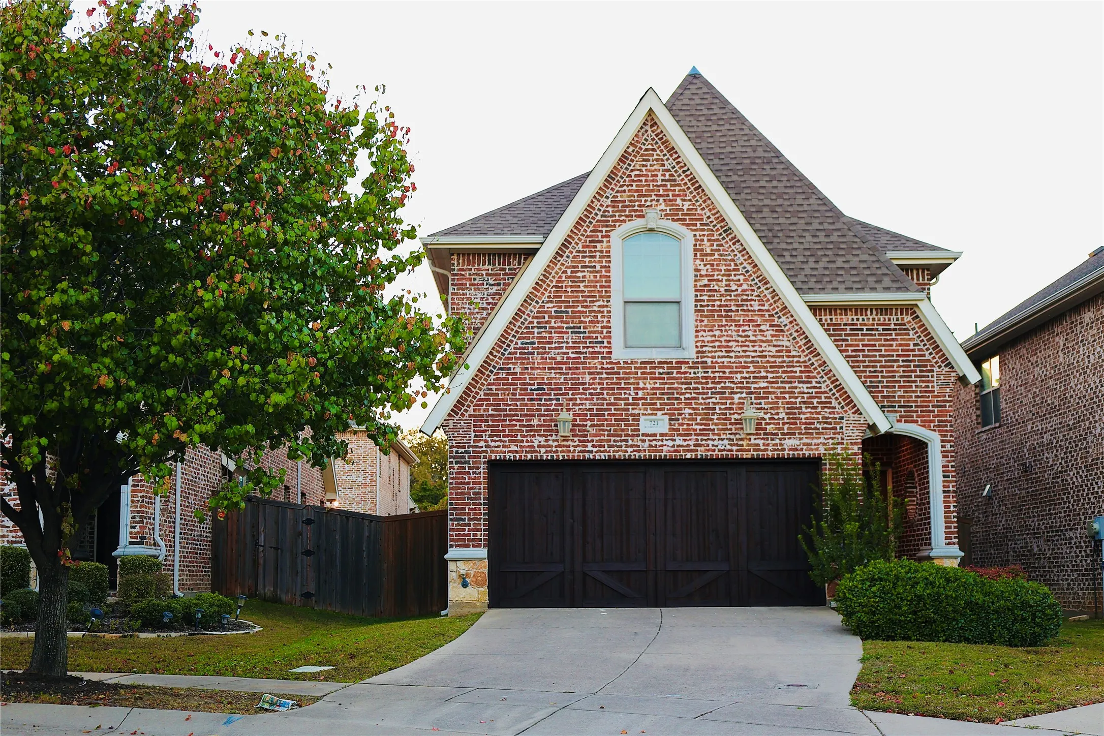 Single Family Residence For Sale in Dallas County , 721 Rembrandt Court, Coppell, Texas 75019, 4 Bedroom, 3 Bathroom, 2 Garage spaces, 2,542 Sqft, built in 2013, Preowned, mls#21107965, Real Estate Agent in Coppell, Homes For Sale in Dallas county, Homes For Sale in Coppell, Realtor in Coppell Texas, Real Estate Brokerage Independent Realty Texas, Luminita Cordes Realtor
