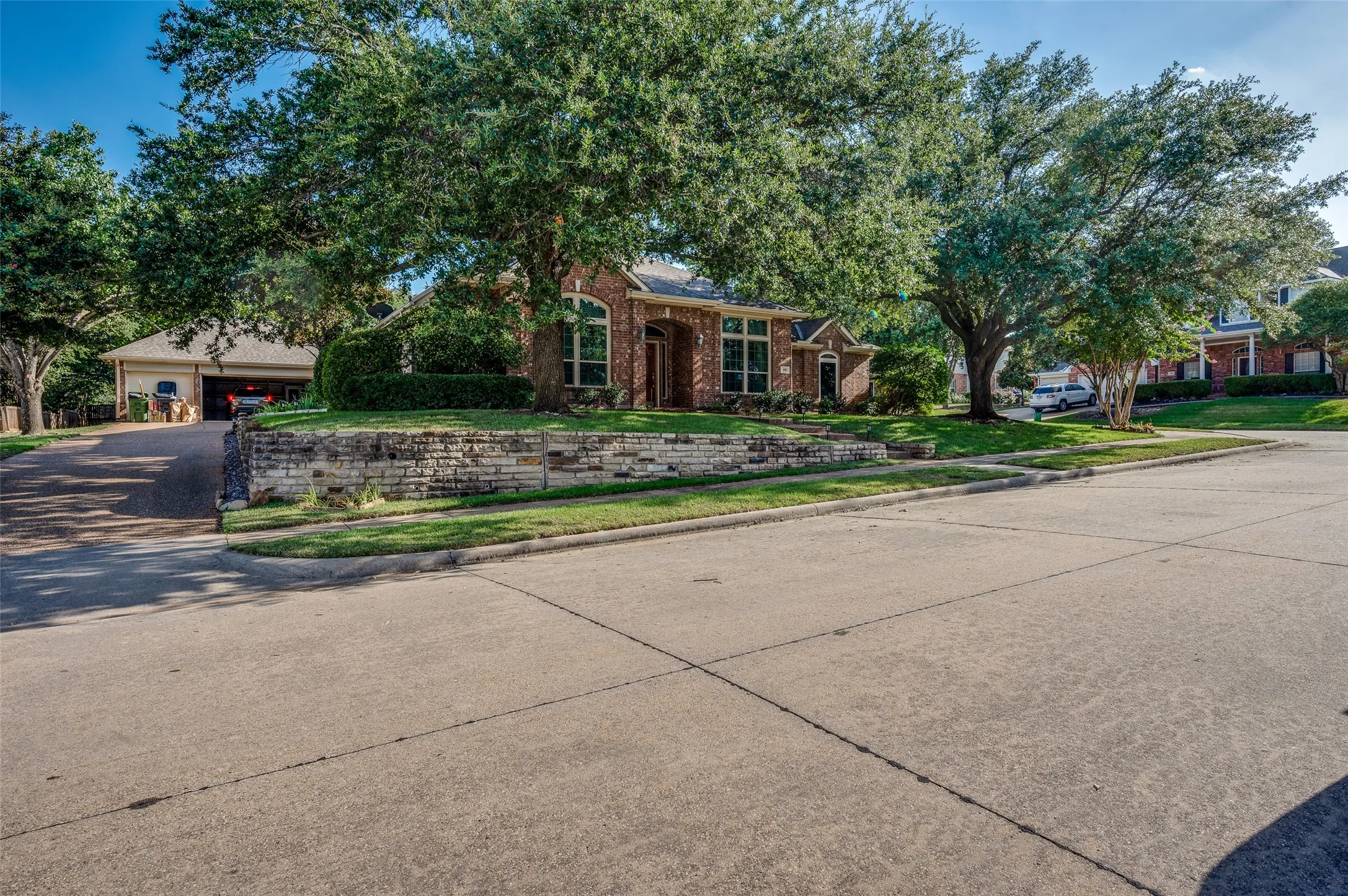 Single Family Residence For Sale in Collin County , 400 Brook View Court, Prosper, Texas 75078, 3 Bedrooms, 3 Bathrooms, 3 Garage spaces, 3,033 Sqft, built in 1997, Price $600,500, mls#21112969, Real Estate Agent in Prosper, Homes For Sale in Collin county, Homes For Sale in Prosper, Realtor in Prosper Texas, Real Estate Brokerage Independent Realty Texas, Luminita Cordes Realtor
