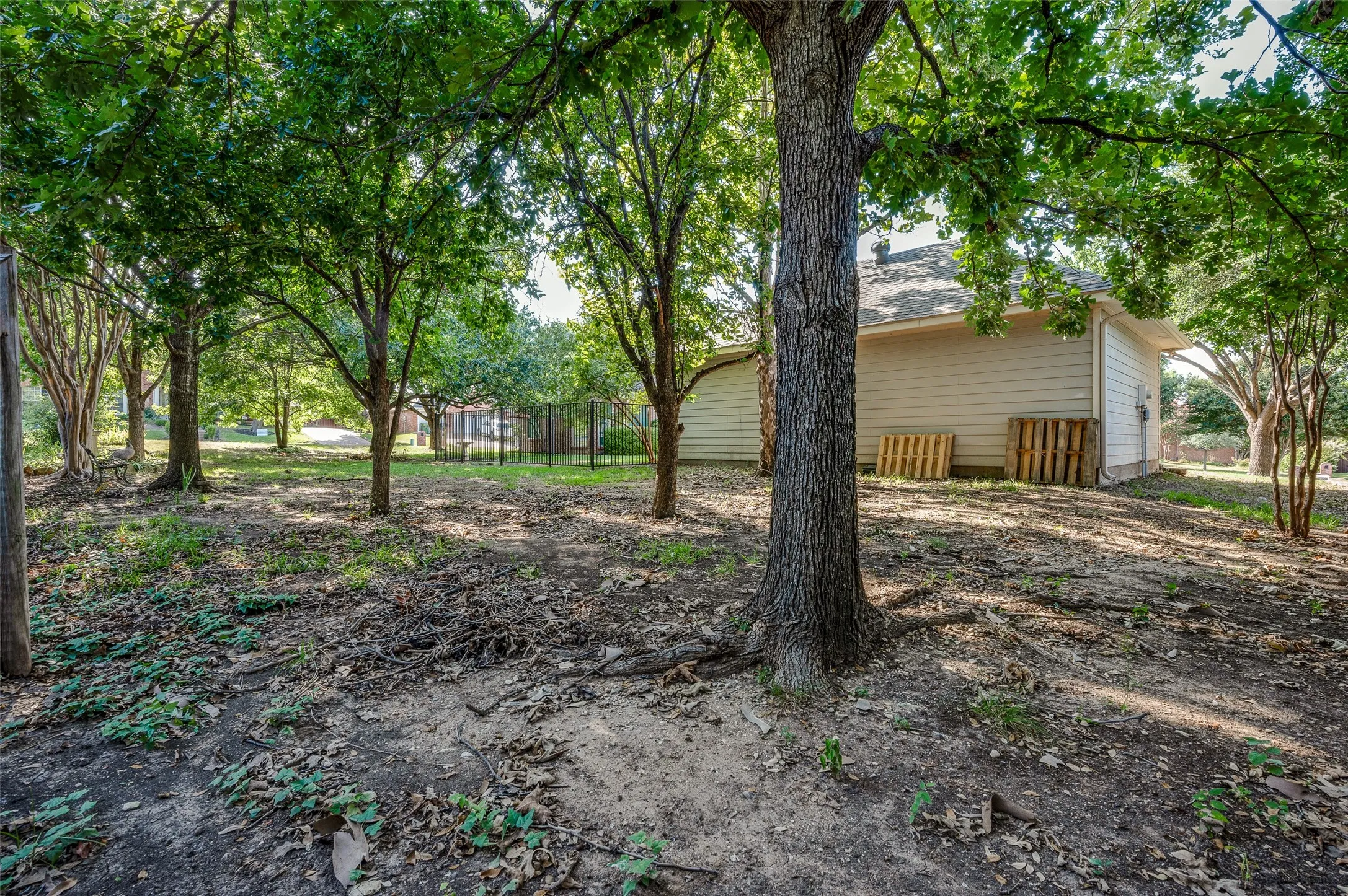 Single Family Residence For Sale in Collin County , 400 Brook View Court, Prosper, Texas 75078, 3 Bedrooms, 3 Bathrooms, 3 Garage spaces, 3,033 Sqft, built in 1997, Price $600,500, mls#21112969, Real Estate Agent in Prosper, Homes For Sale in Collin county, Homes For Sale in Prosper, Realtor in Prosper Texas, Real Estate Brokerage Independent Realty Texas, Luminita Cordes Realtor