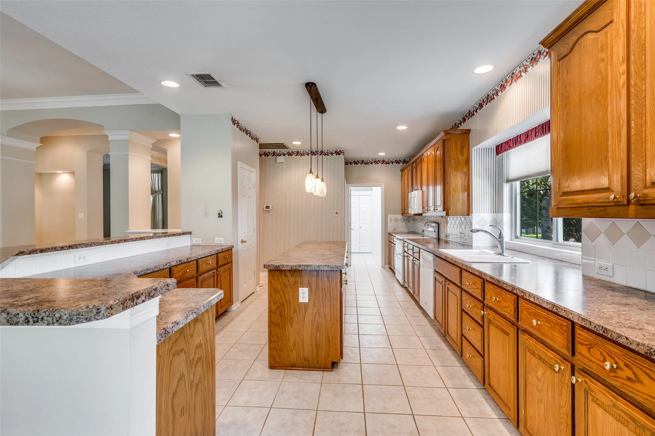 Single Family Residence For Sale in Collin County , 400 Brook View Court, Prosper, Texas 75078, 3 Bedrooms, 3 Bathrooms, 3 Garage spaces, 3,033 Sqft, built in 1997, Price $600,500, mls#21112969, Real Estate Agent in Prosper, Homes For Sale in Collin county, Homes For Sale in Prosper, Realtor in Prosper Texas, Real Estate Brokerage Independent Realty Texas, Luminita Cordes Realtor