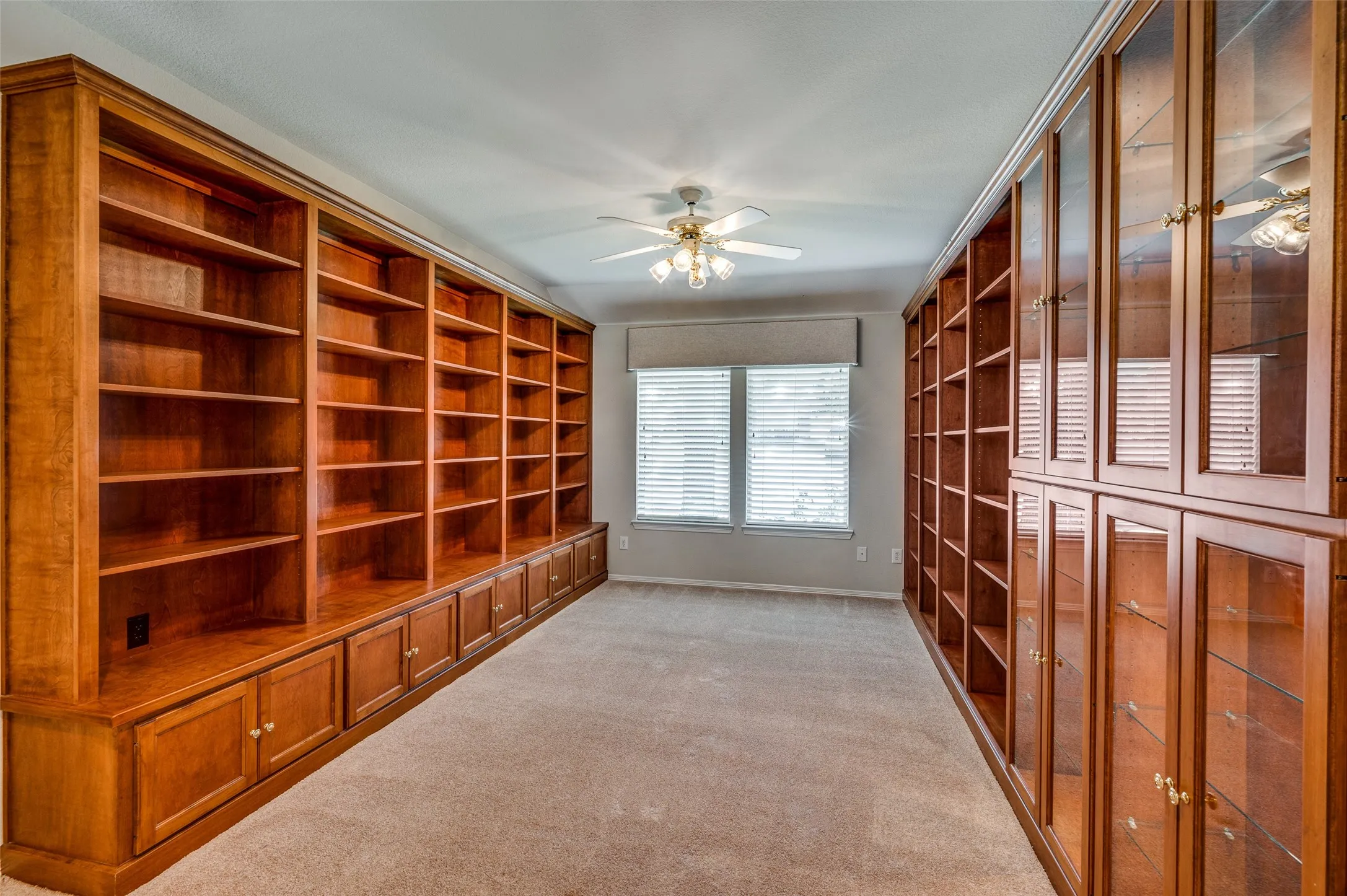 Single Family Residence For Sale in Collin County , 400 Brook View Court, Prosper, Texas 75078, 3 Bedrooms, 3 Bathrooms, 3 Garage spaces, 3,033 Sqft, built in 1997, Price $600,500, mls#21112969, Real Estate Agent in Prosper, Homes For Sale in Collin county, Homes For Sale in Prosper, Realtor in Prosper Texas, Real Estate Brokerage Independent Realty Texas, Luminita Cordes Realtor