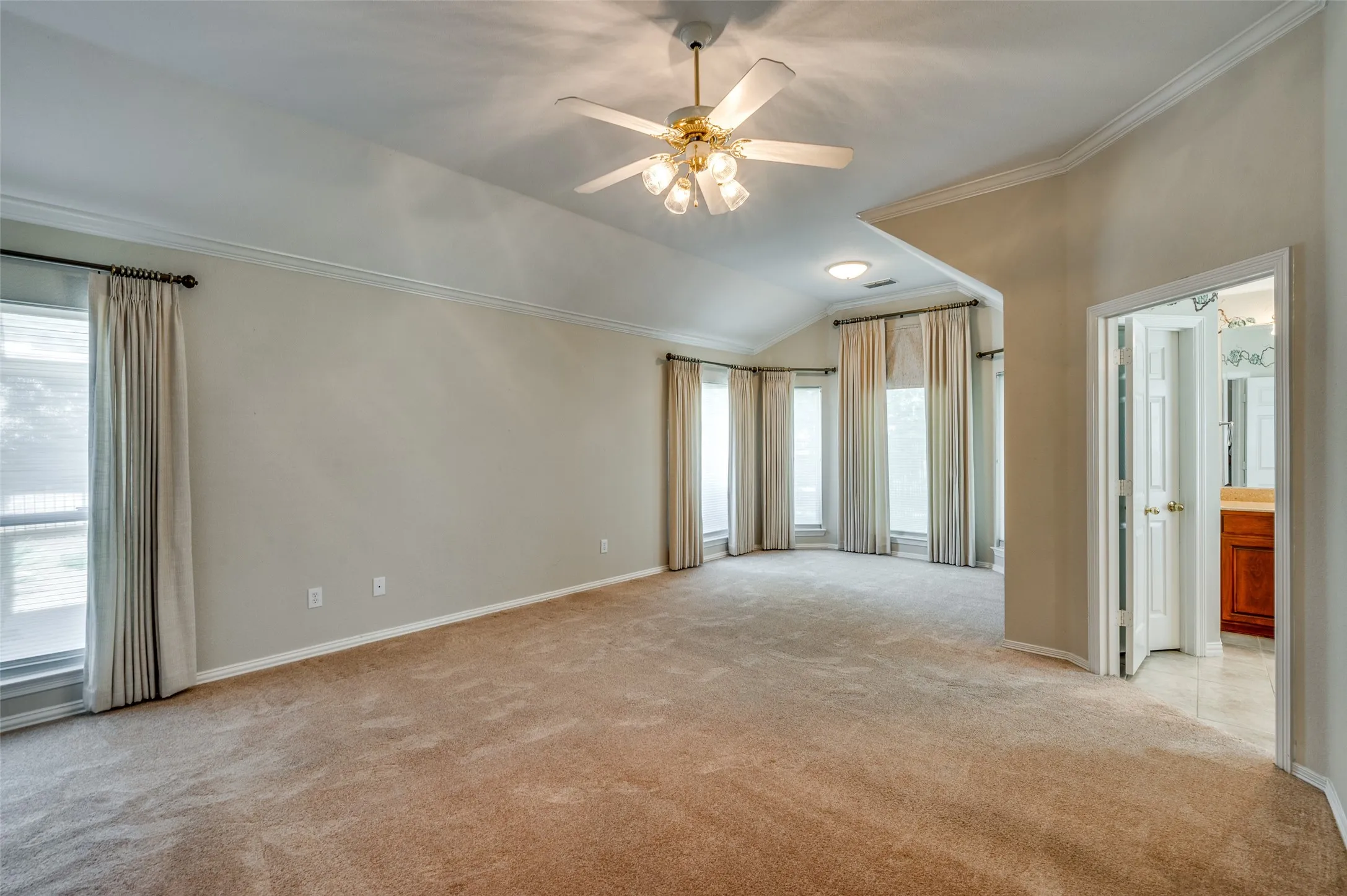 Single Family Residence For Sale in Collin County , 400 Brook View Court, Prosper, Texas 75078, 3 Bedrooms, 3 Bathrooms, 3 Garage spaces, 3,033 Sqft, built in 1997, Price $600,500, mls#21112969, Real Estate Agent in Prosper, Homes For Sale in Collin county, Homes For Sale in Prosper, Realtor in Prosper Texas, Real Estate Brokerage Independent Realty Texas, Luminita Cordes Realtor